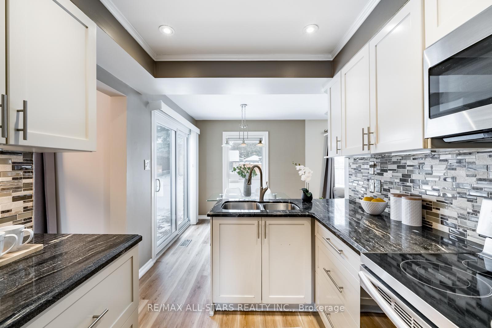 Photo 15 of 155 Willow Lane, Newmarket, Bristol-London — HOMEH
