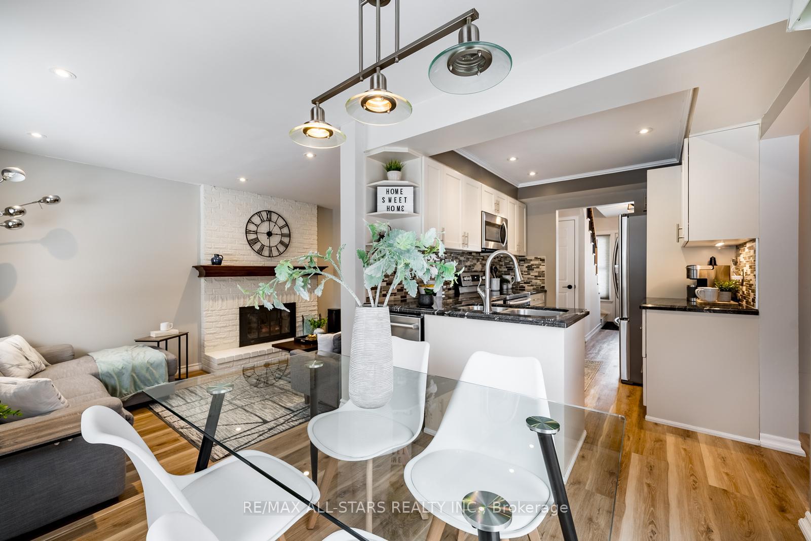 Photo 20 of 155 Willow Lane, Newmarket, Bristol-London — HOMEH