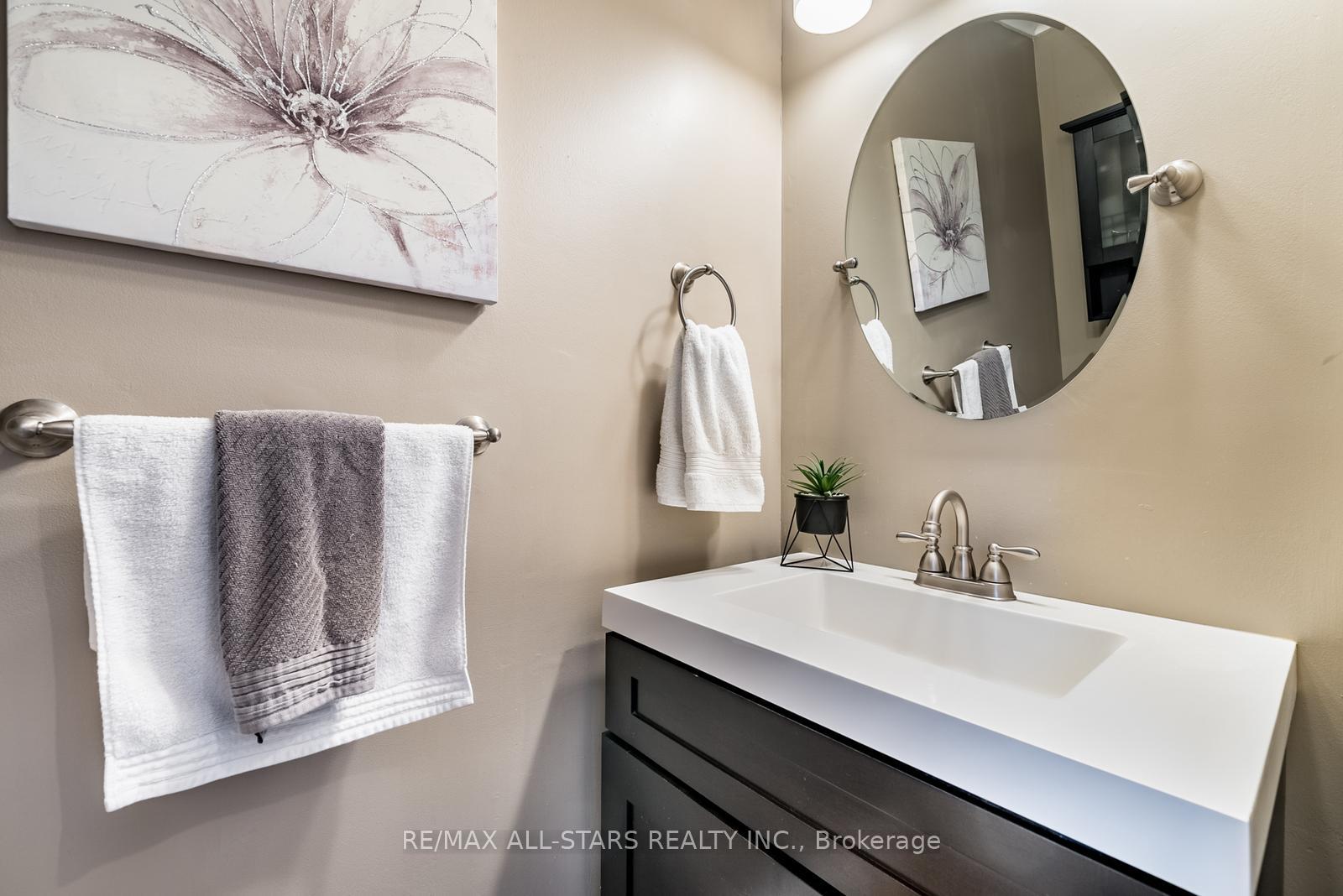 Photo 25 of 155 Willow Lane, Newmarket, Bristol-London — HOMEH