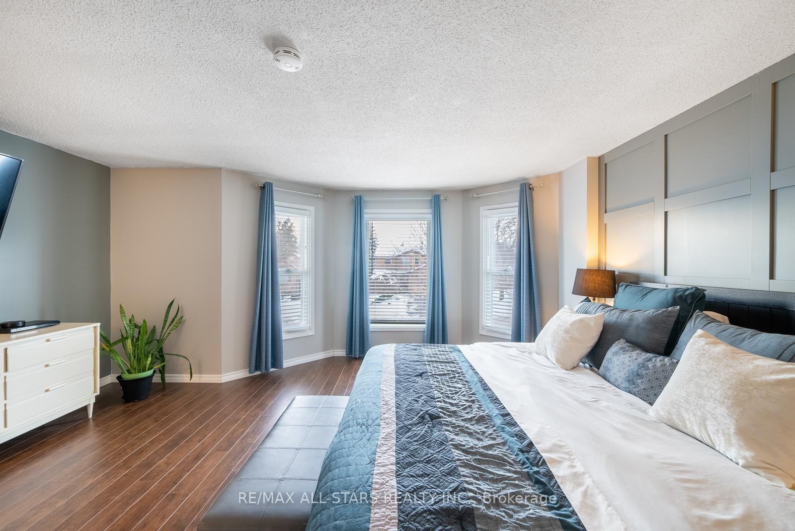 Photo 28 of 155 Willow Lane, Newmarket, Bristol-London — HOMEH