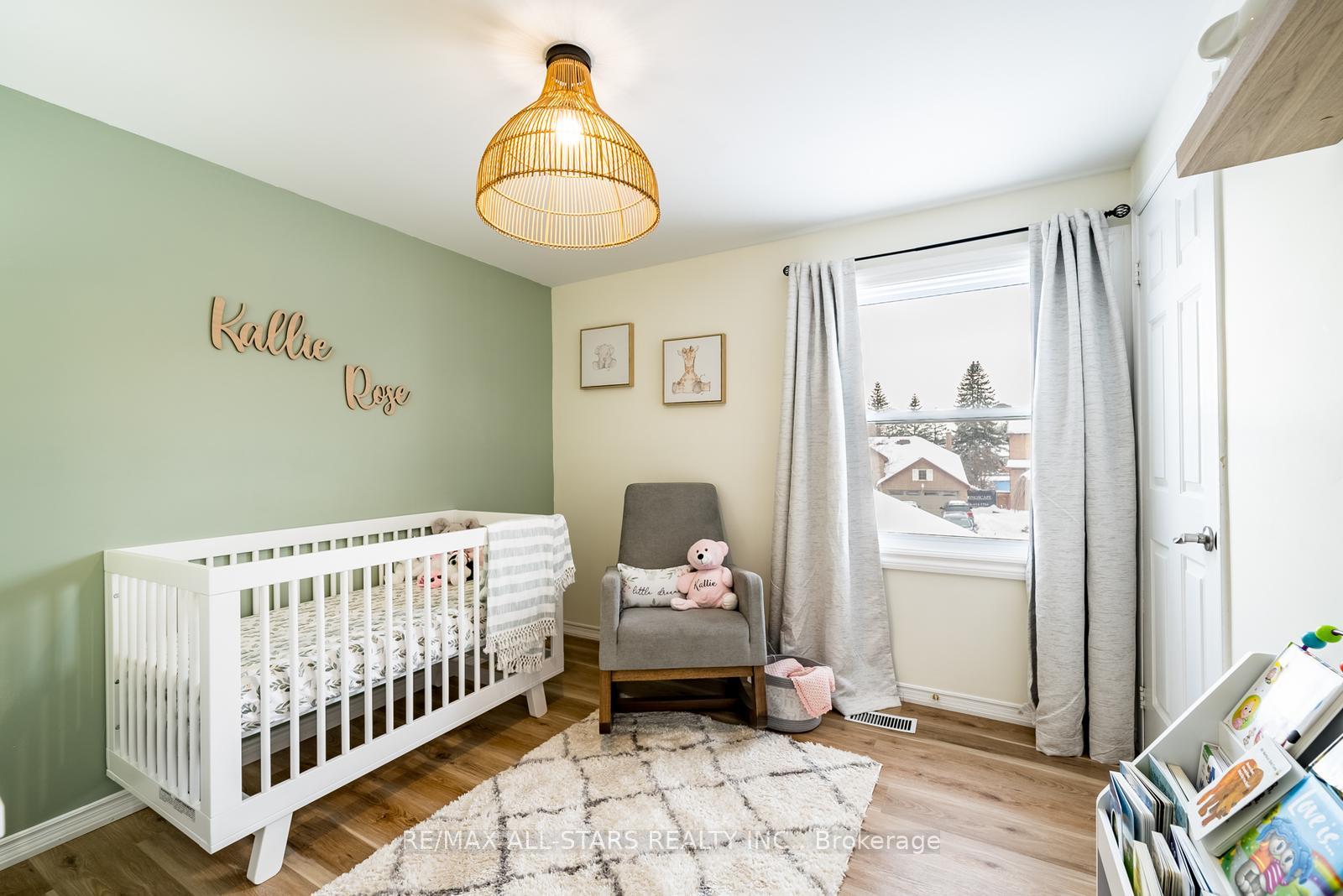 Photo 29 of 155 Willow Lane, Newmarket, Bristol-London — HOMEH