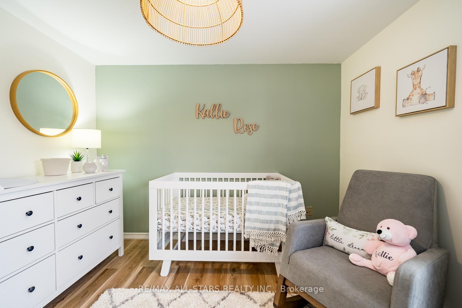Photo 30 of 155 Willow Lane, Newmarket, Bristol-London — HOMEH