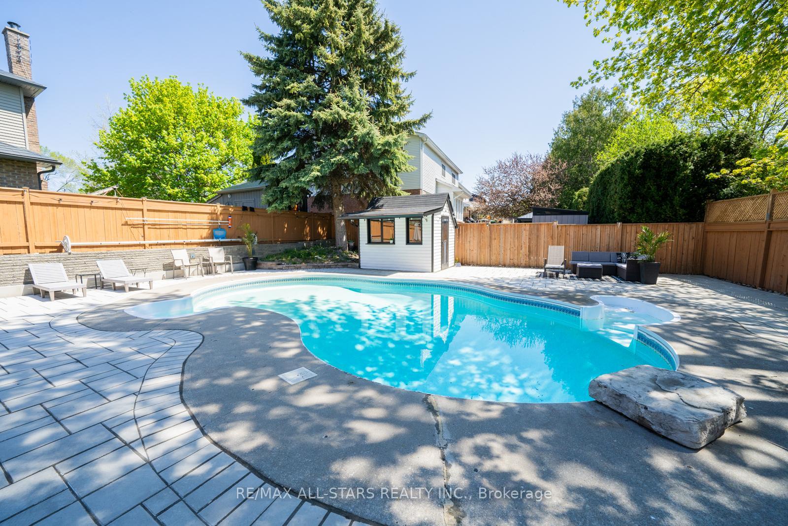 Photo 38 of 155 Willow Lane, Newmarket, Bristol-London — HOMEH