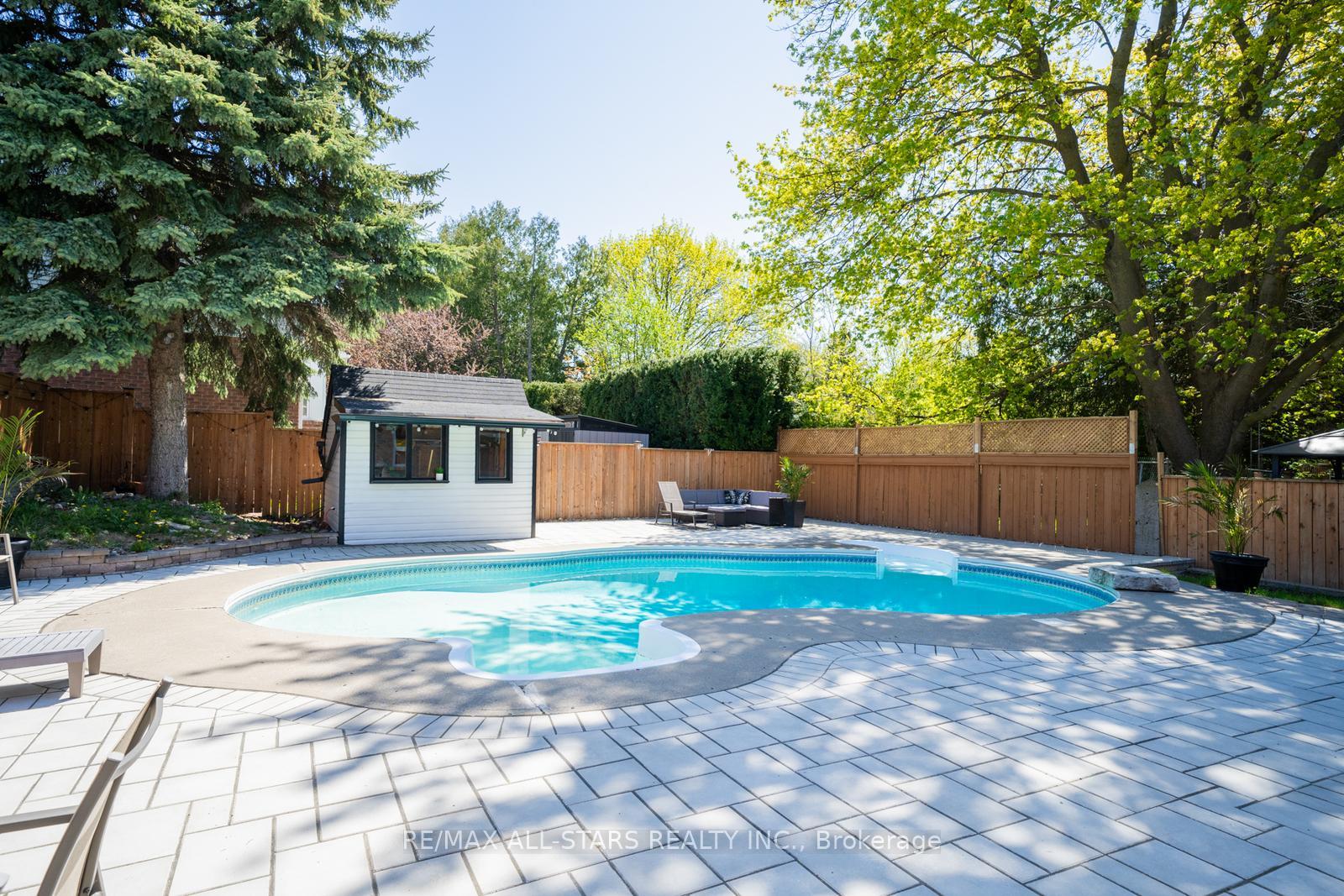 Photo 40 of 155 Willow Lane, Newmarket, Bristol-London — HOMEH