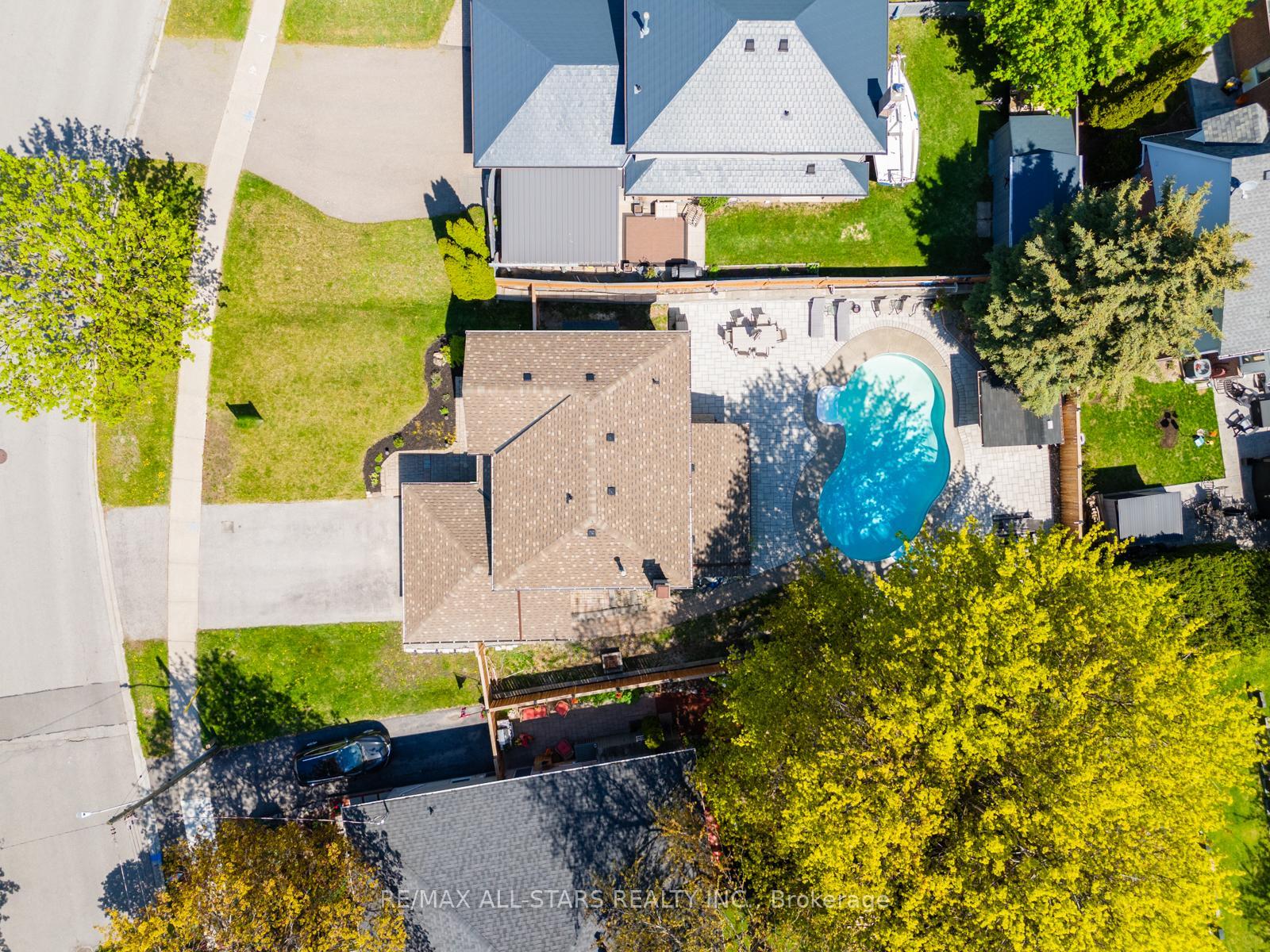 Photo 48 of 155 Willow Lane, Newmarket, Bristol-London — HOMEH