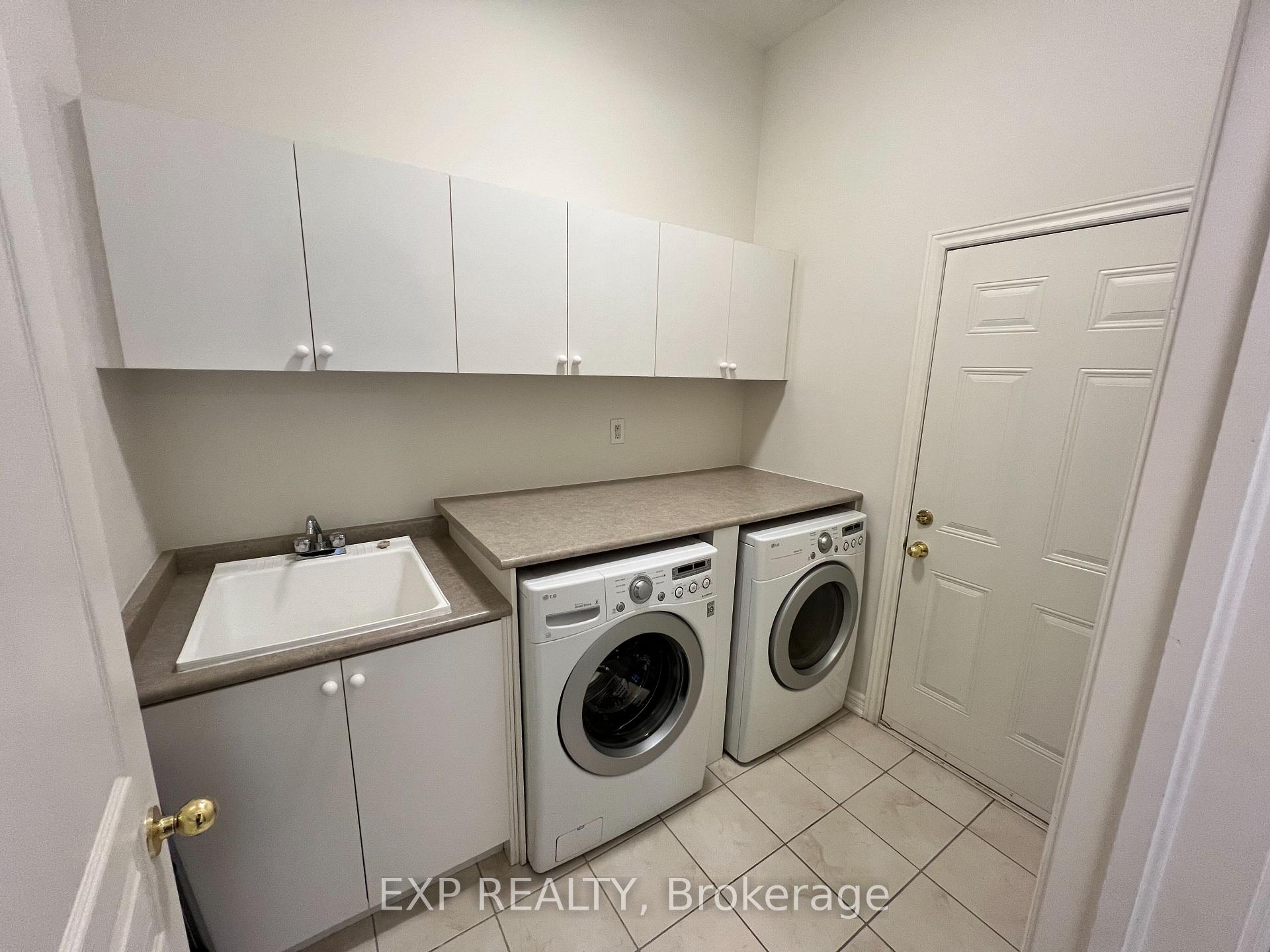Photo 12 of 1223 Atkins Drive, Newmarket, Stonehaven-Wyndham — HOMEH