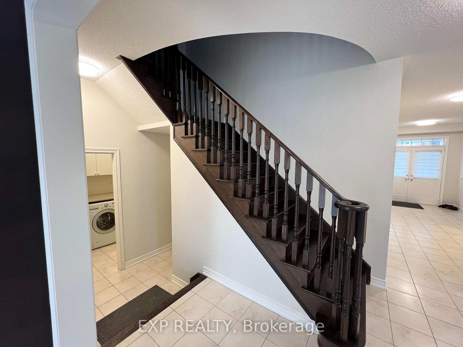 Photo 13 of 1223 Atkins Drive, Newmarket, Stonehaven-Wyndham — HOMEH
