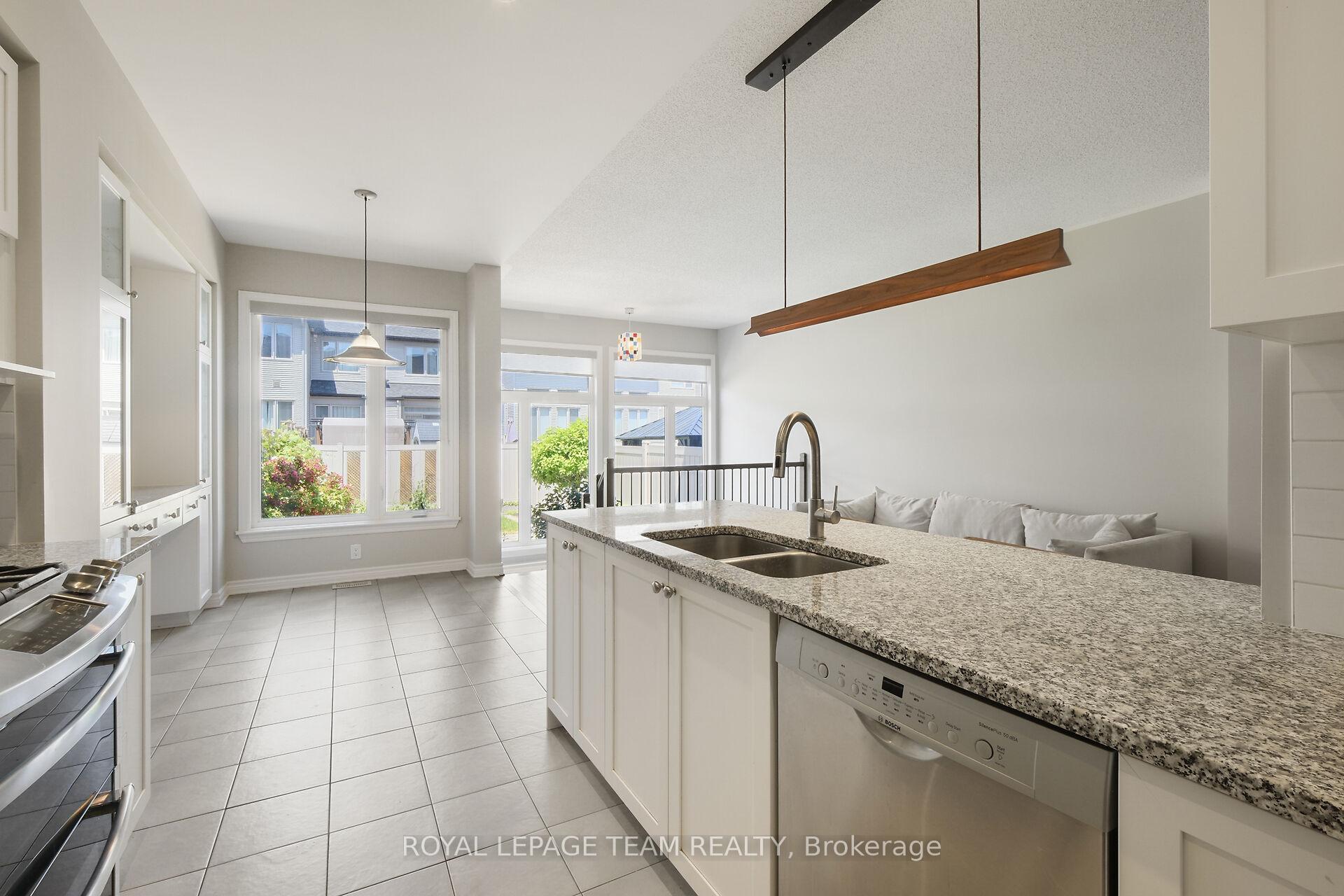 Photo 9 of 273 Shinleaf Crescent, Ottawa, Mer Bleue/Bradley Estates/Anderson Park — HOMEH