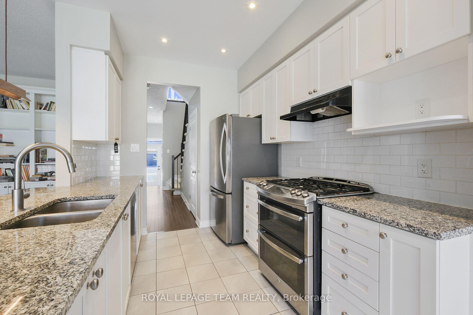 Photo 11 of 273 Shinleaf Crescent, Ottawa, Mer Bleue/Bradley Estates/Anderson Park — HOMEH
