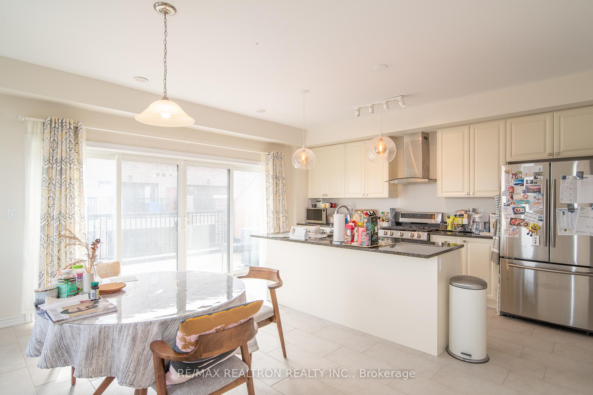 Photo 12 of 55 George Peach Drive, Markham, Victoria Square — HOMEH