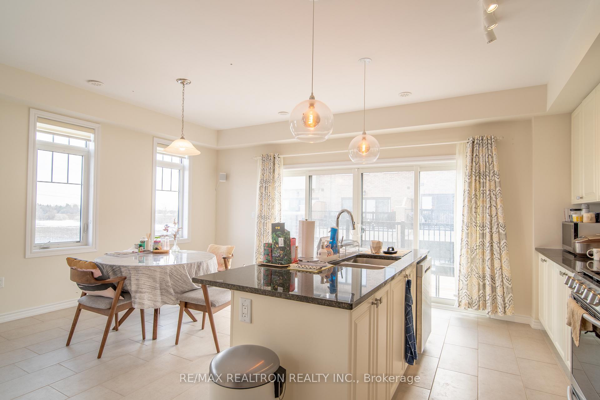 Photo 13 of 55 George Peach Drive, Markham, Victoria Square — HOMEH