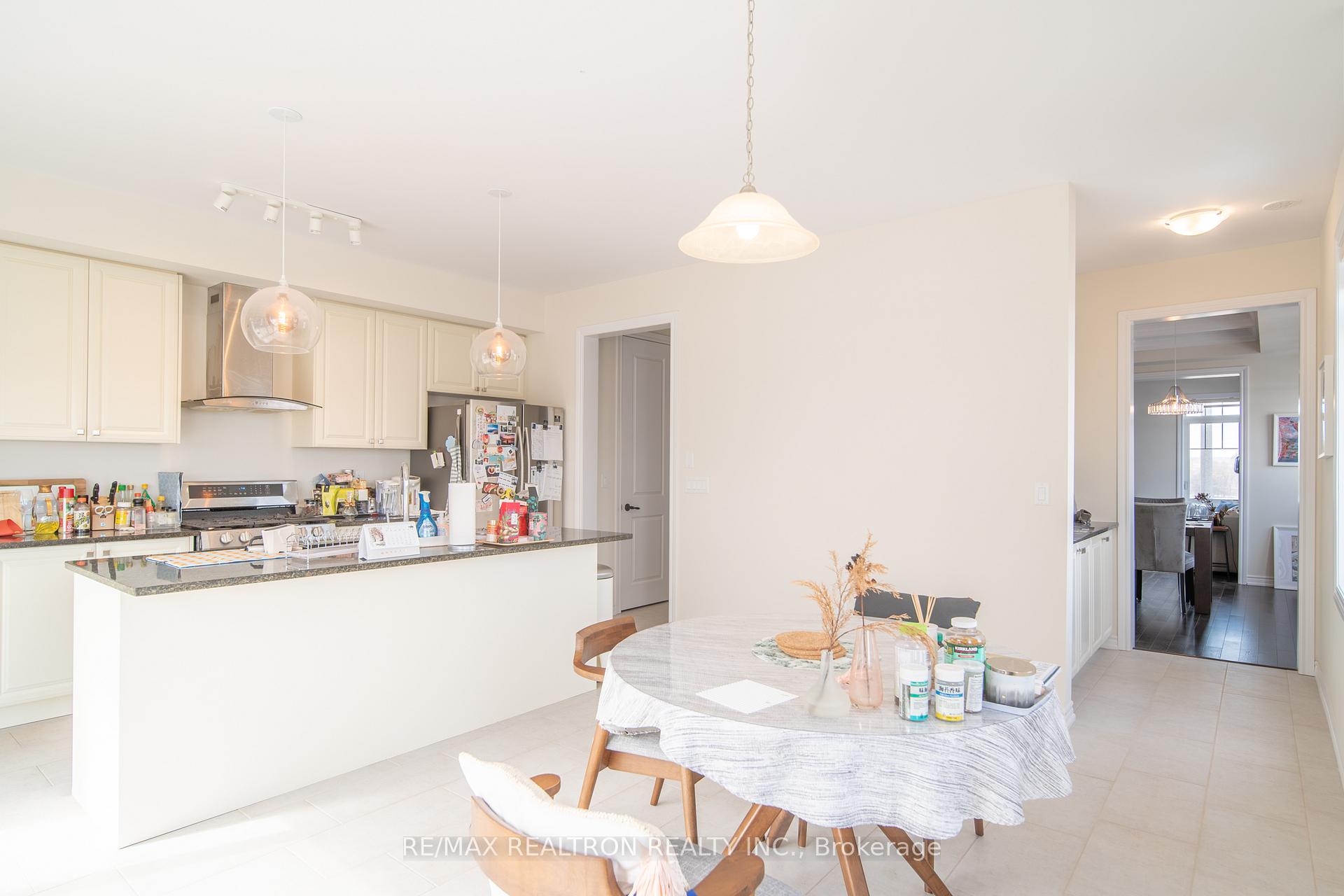 Photo 15 of 55 George Peach Drive, Markham, Victoria Square — HOMEH
