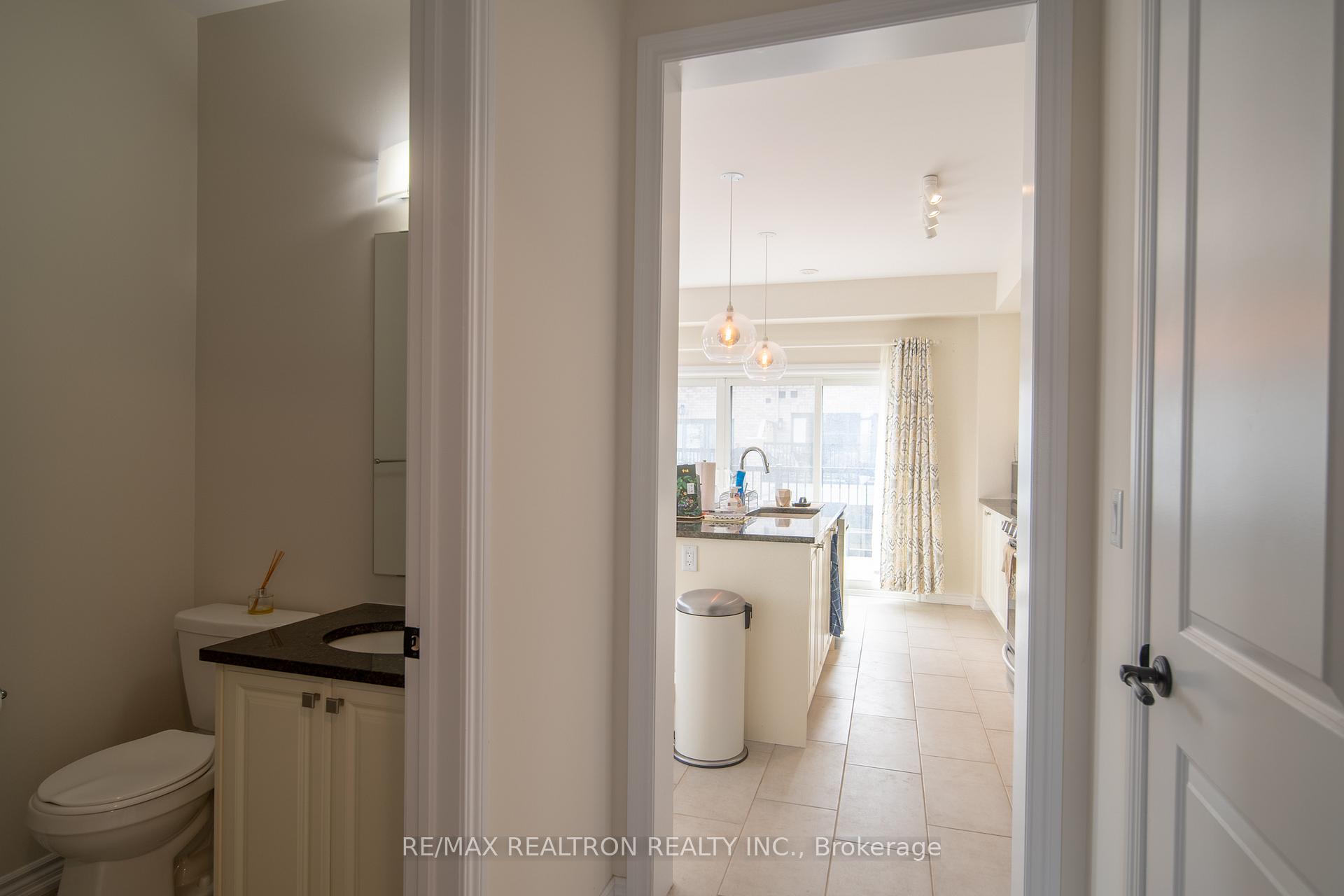 Photo 17 of 55 George Peach Drive, Markham, Victoria Square — HOMEH
