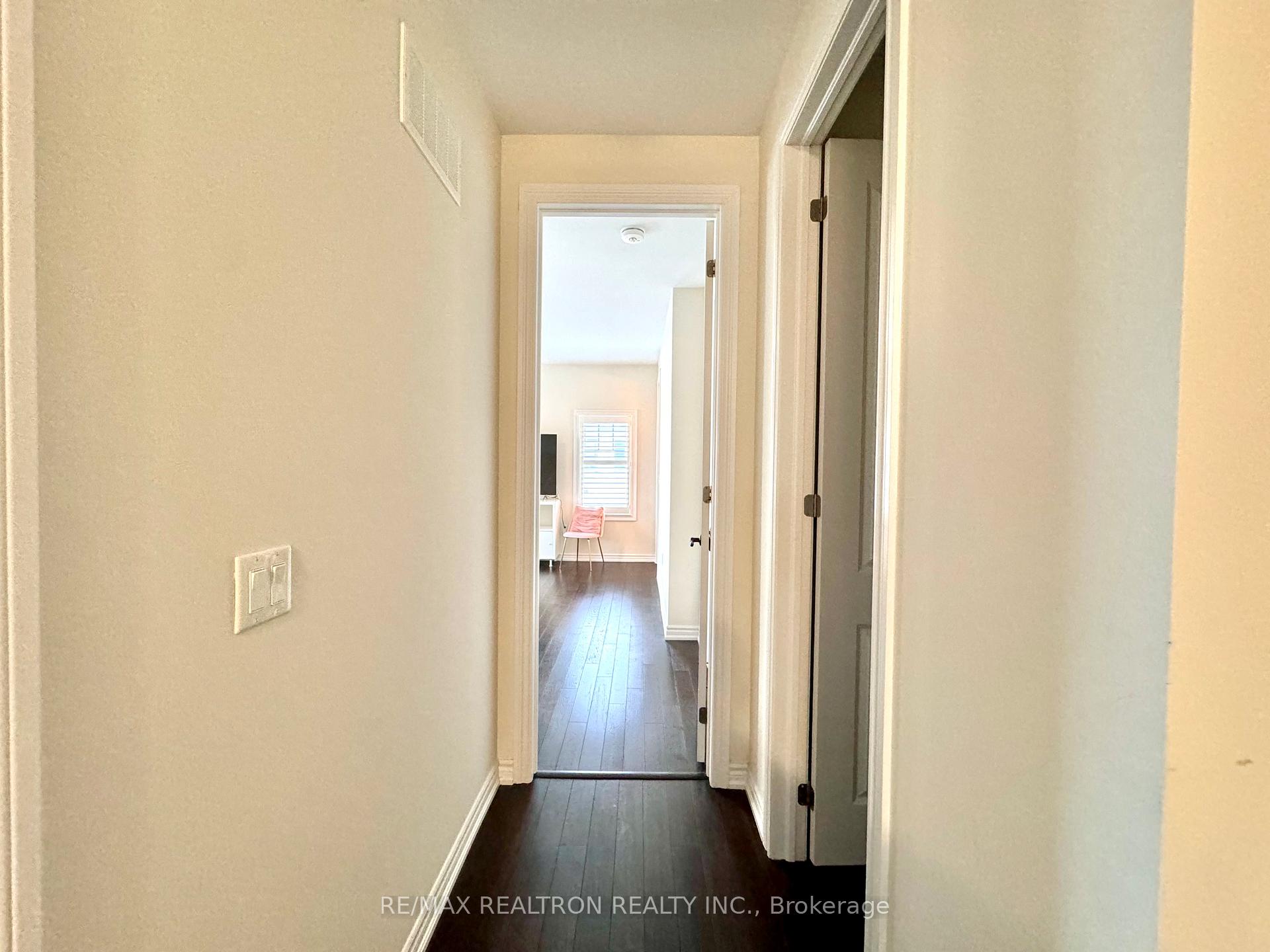 Photo 26 of 55 George Peach Drive, Markham, Victoria Square — HOMEH