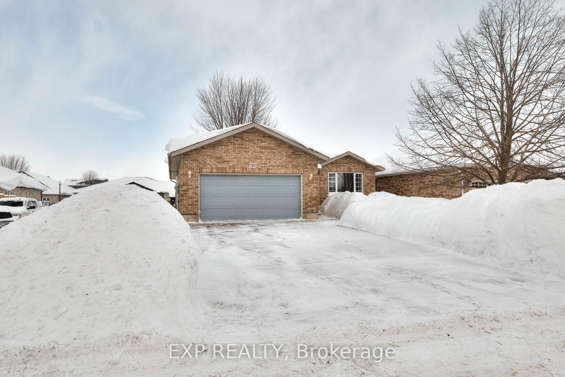 Photo 2 of 755 Edgar Street W, North Perth, Listowel — HOMEH