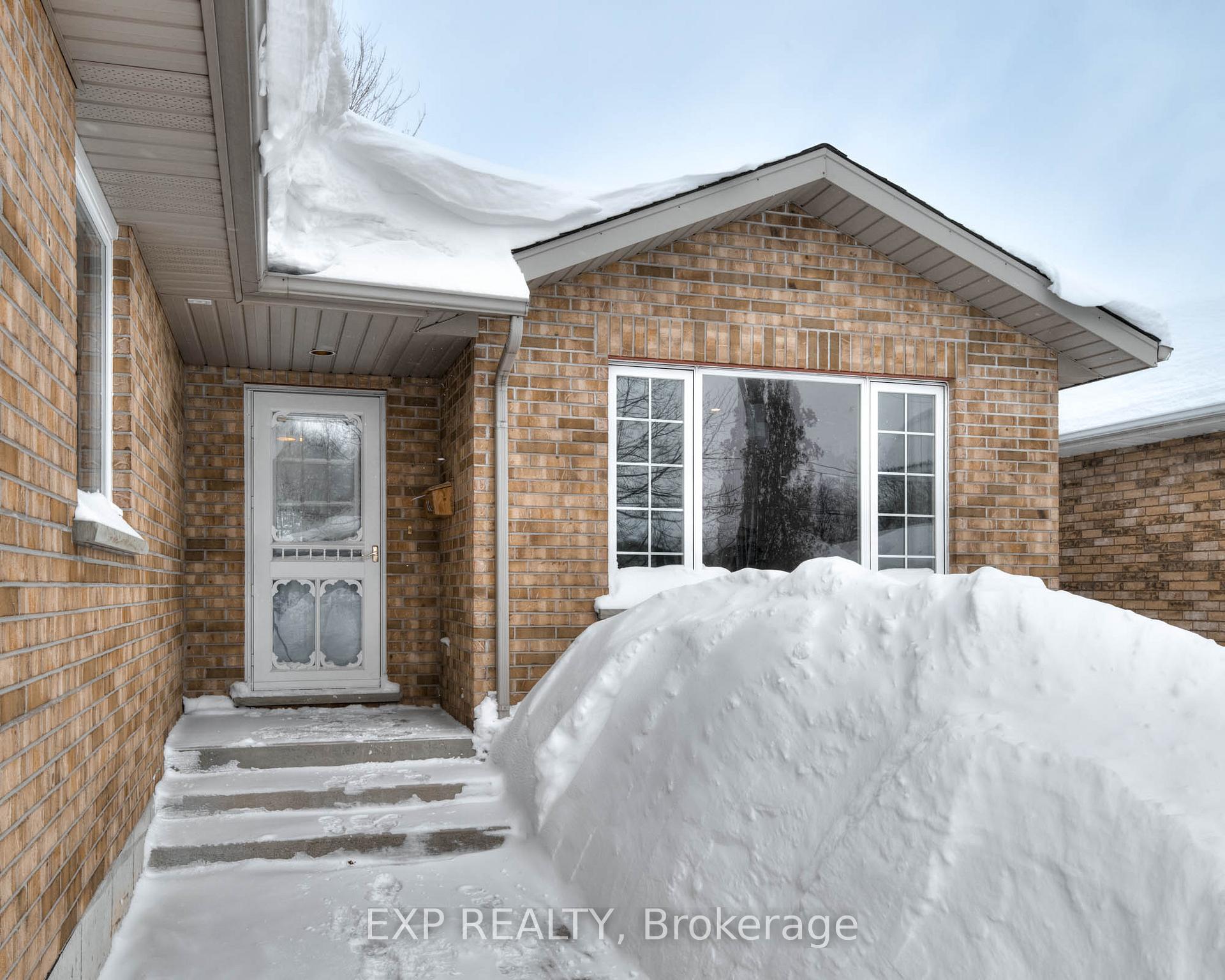 Photo 3 of 755 Edgar Street W, North Perth, Listowel — HOMEH