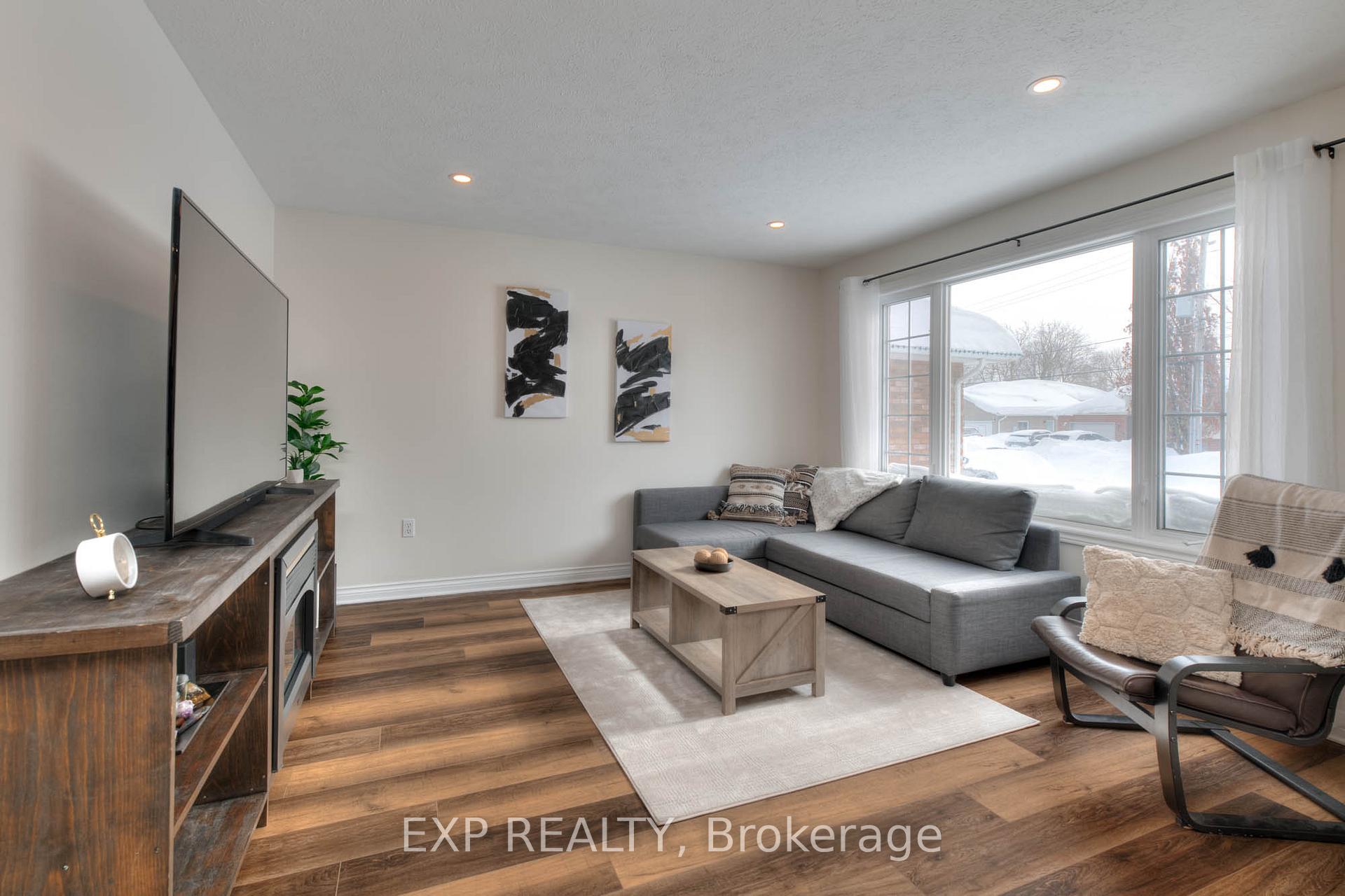 Photo 8 of 755 Edgar Street W, North Perth, Listowel — HOMEH