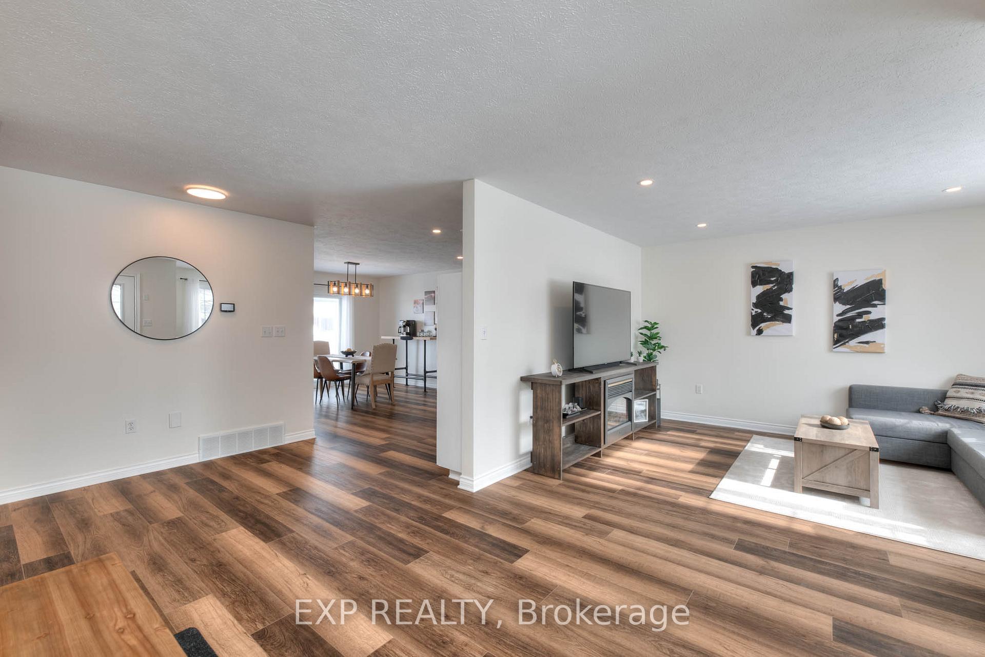 Photo 11 of 755 Edgar Street W, North Perth, Listowel — HOMEH