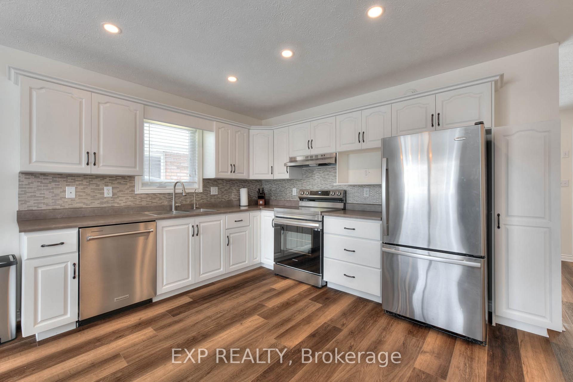 Photo 14 of 755 Edgar Street W, North Perth, Listowel — HOMEH