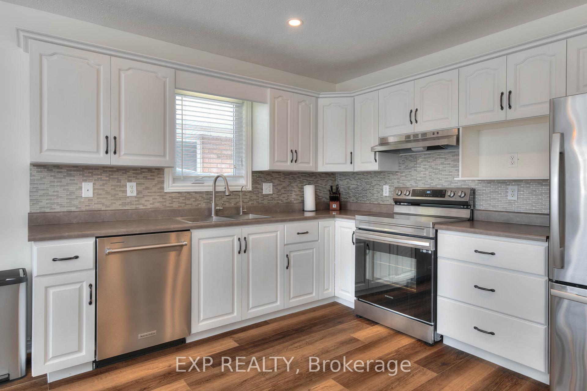 Photo 15 of 755 Edgar Street W, North Perth, Listowel — HOMEH