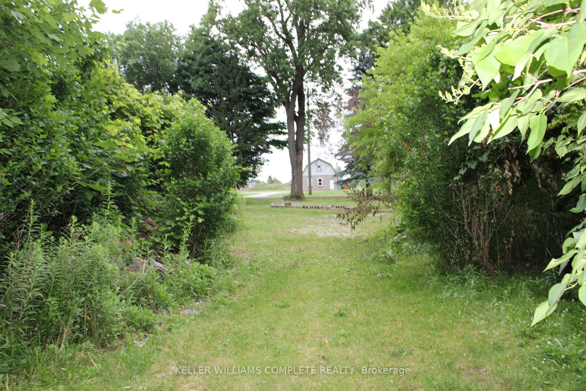 Photo 2 of 148 Merritt Road, Pelham, Fonthill — HOMEH