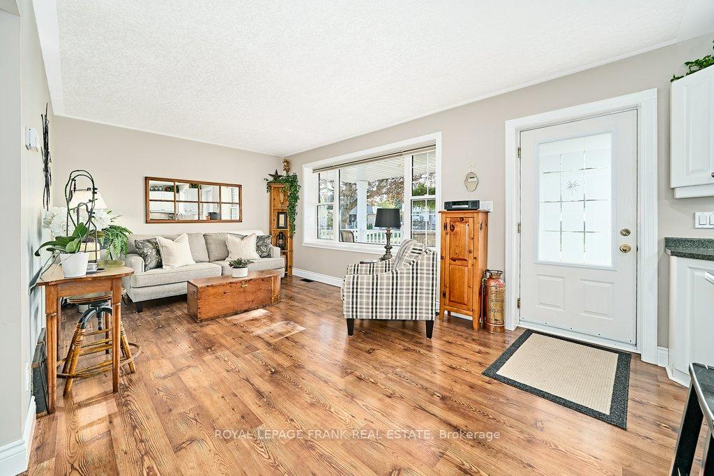 Photo 5 of 483 Nipigon Street, Oshawa, McLaughlin — HOMEH
