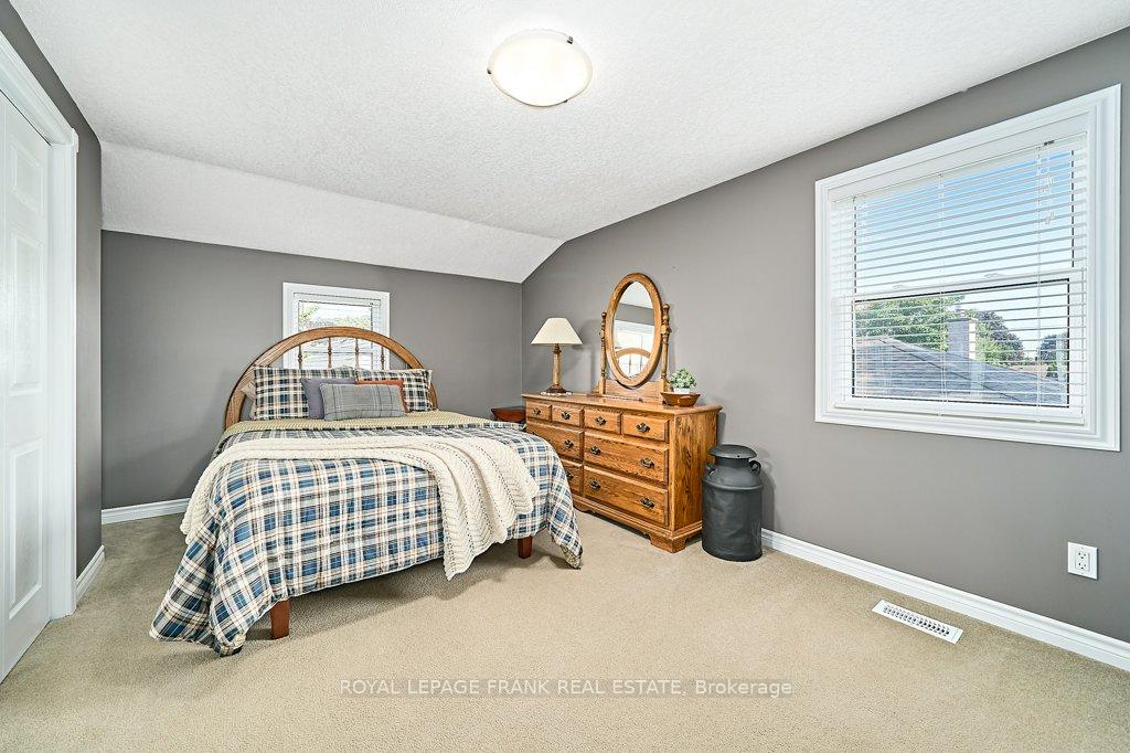 Photo 19 of 483 Nipigon Street, Oshawa, McLaughlin — HOMEH