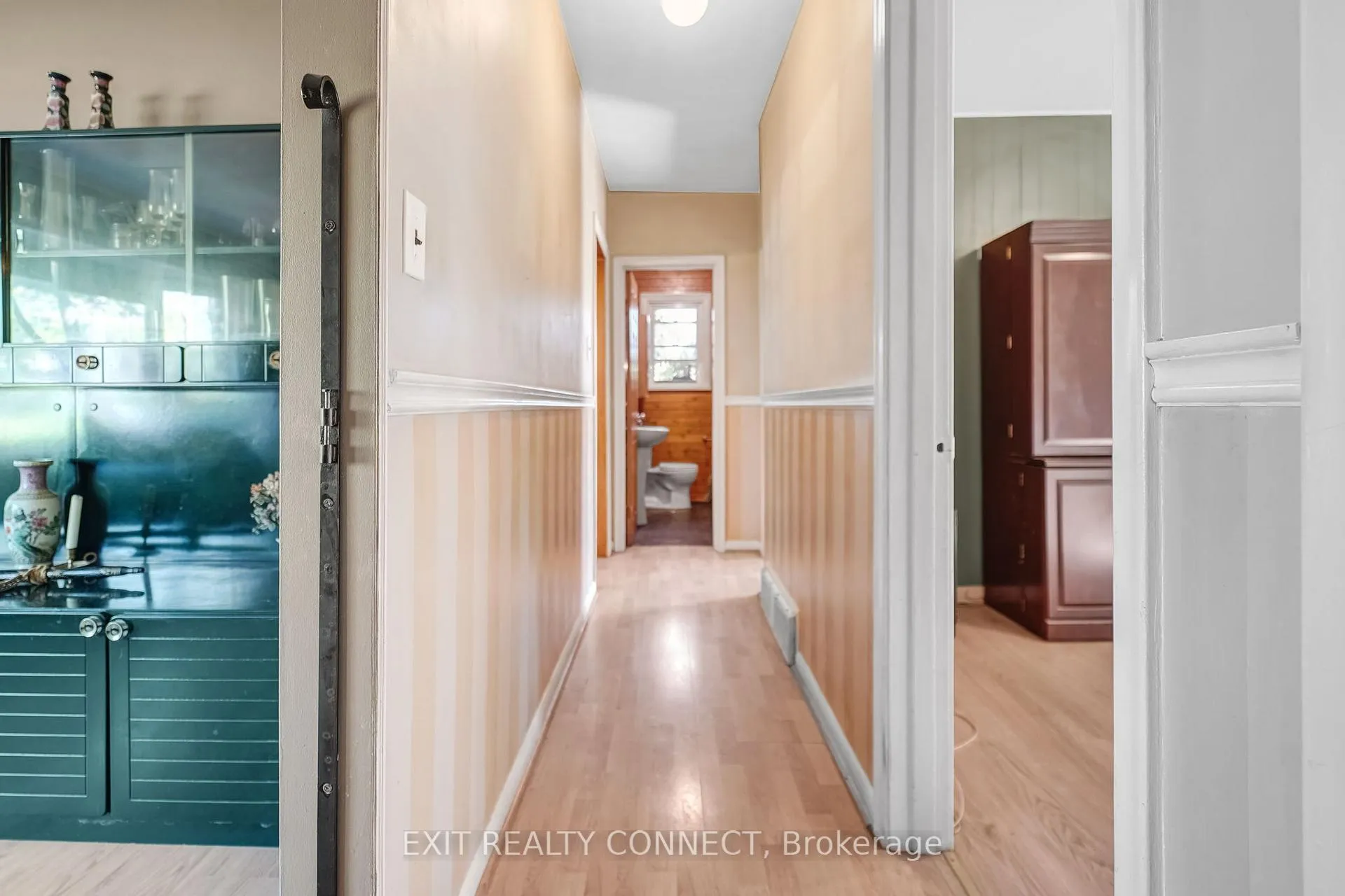 Photo 13 of 398 Third Line, Oakville, West — HOMEH