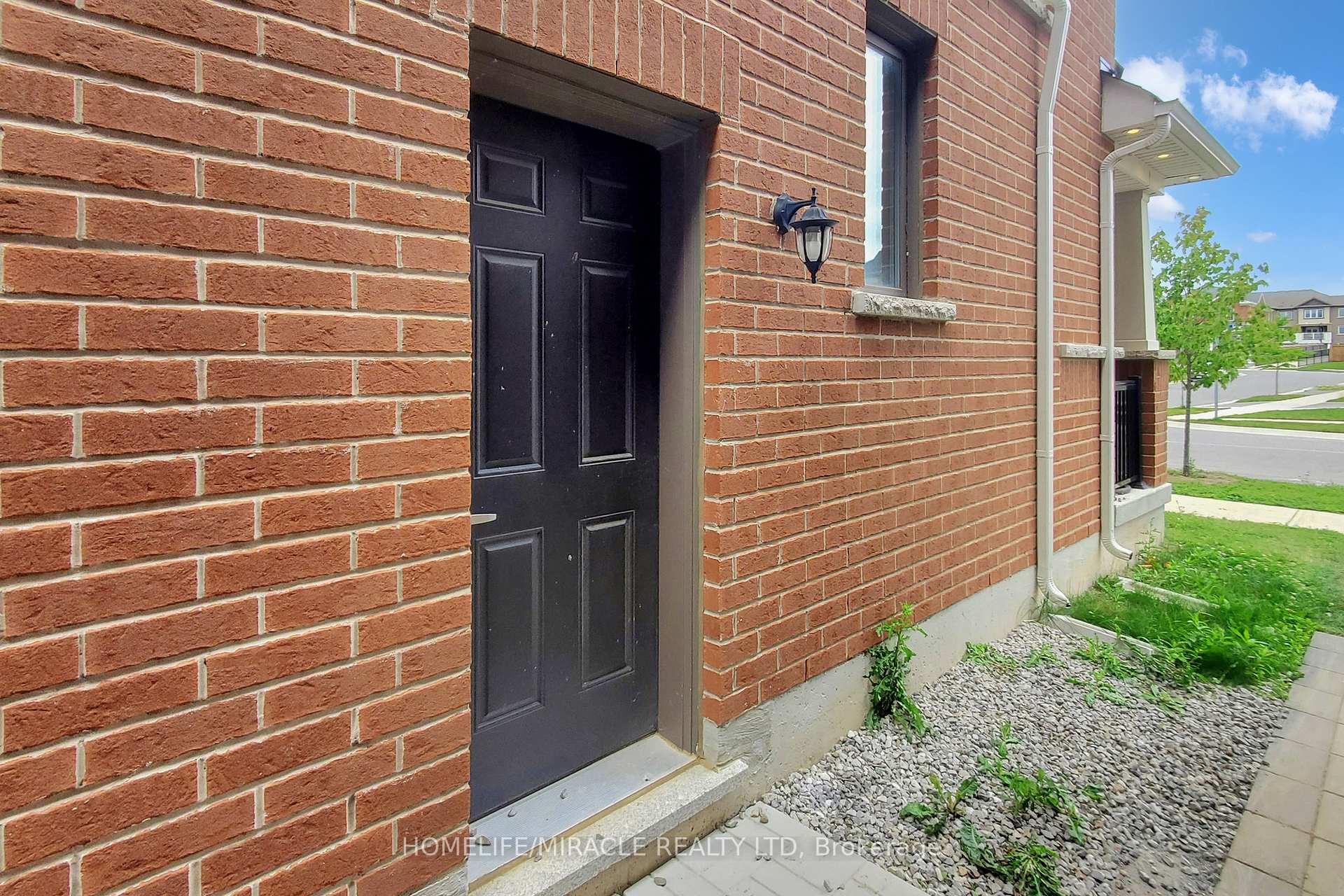 Photo 40 of 119 Yates Drive, Milton, Cobban — HOMEH