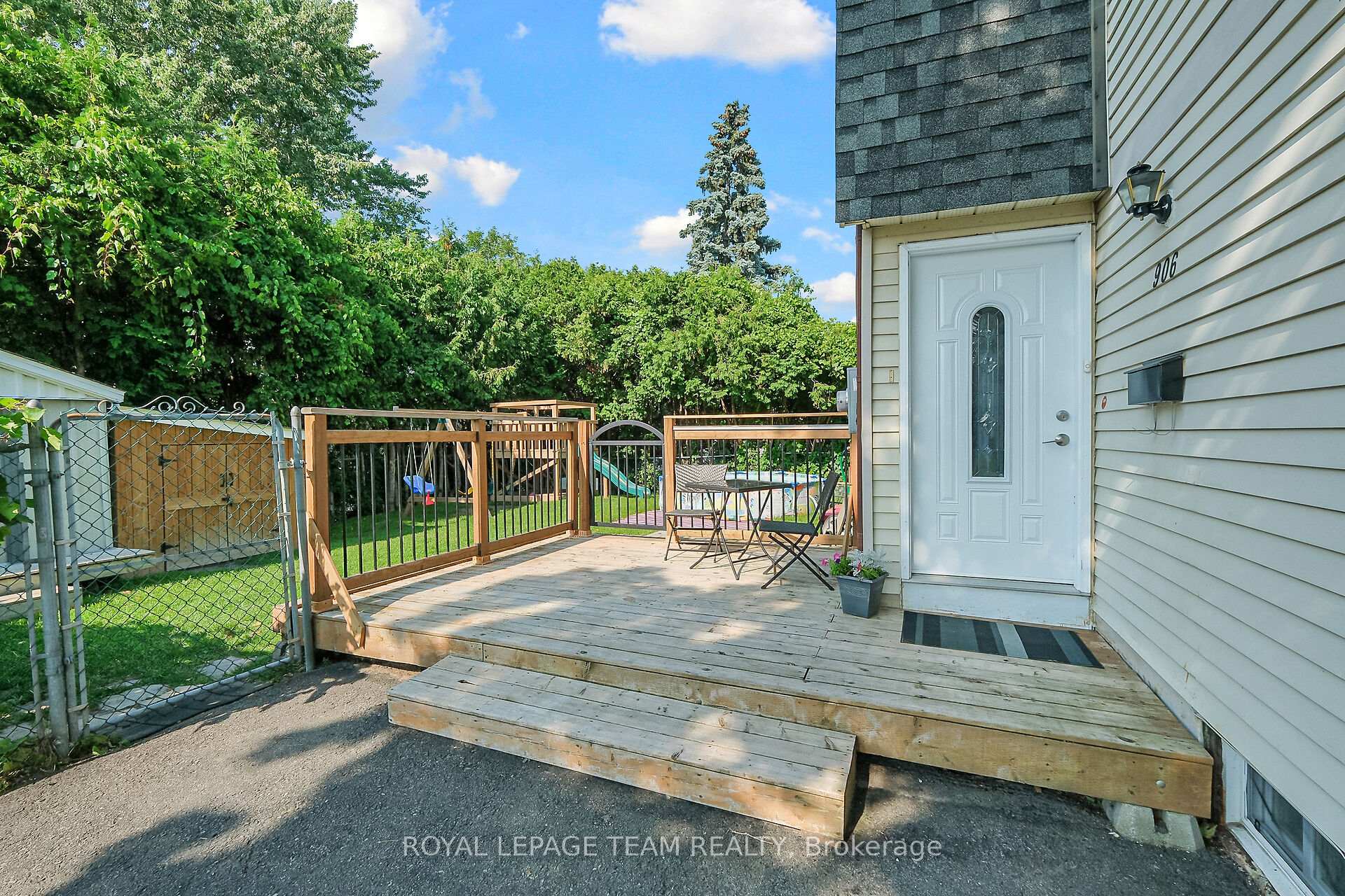 Photo 4 of 906 Borland Drive, Ottawa, Chatelaine Village — HOMEH