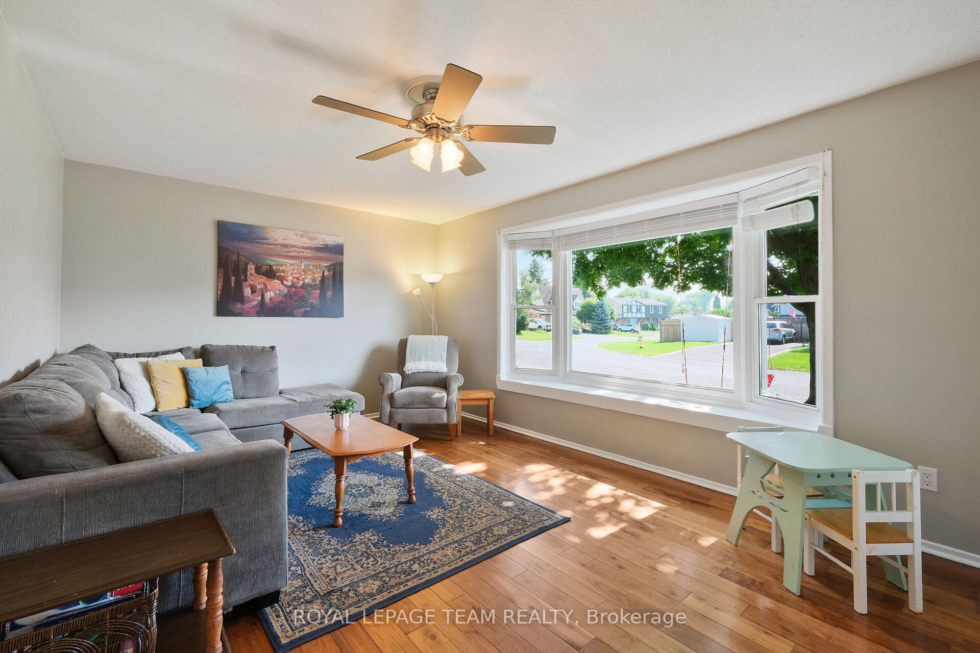 Photo 9 of 906 Borland Drive, Ottawa, Chatelaine Village — HOMEH
