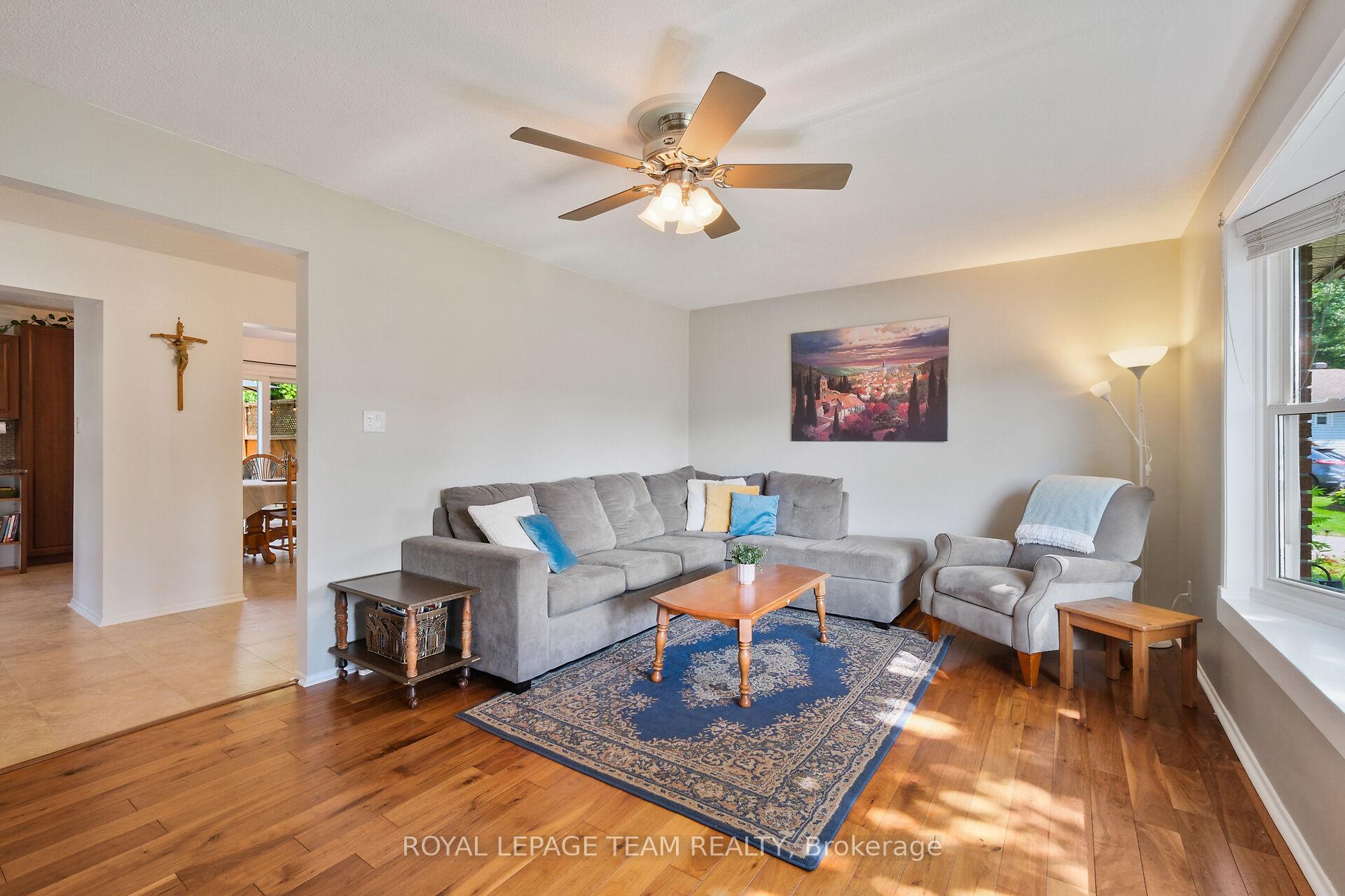 Photo 10 of 906 Borland Drive, Ottawa, Chatelaine Village — HOMEH