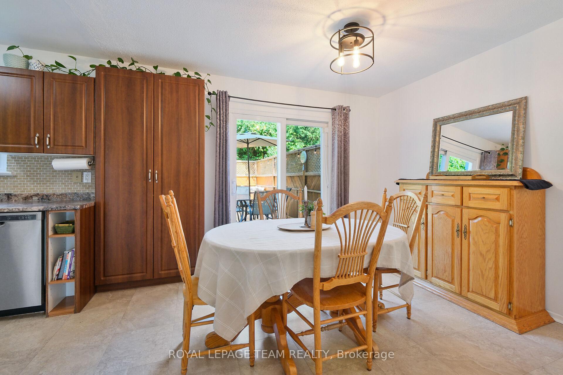 Photo 17 of 906 Borland Drive, Ottawa, Chatelaine Village — HOMEH