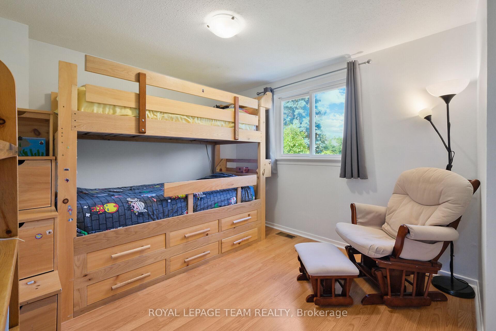 Photo 24 of 906 Borland Drive, Ottawa, Chatelaine Village — HOMEH