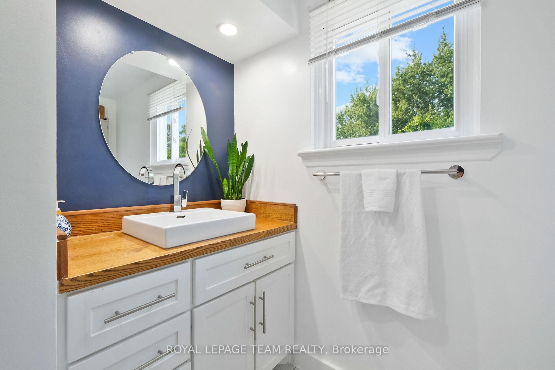 Photo 26 of 906 Borland Drive, Ottawa, Chatelaine Village — HOMEH