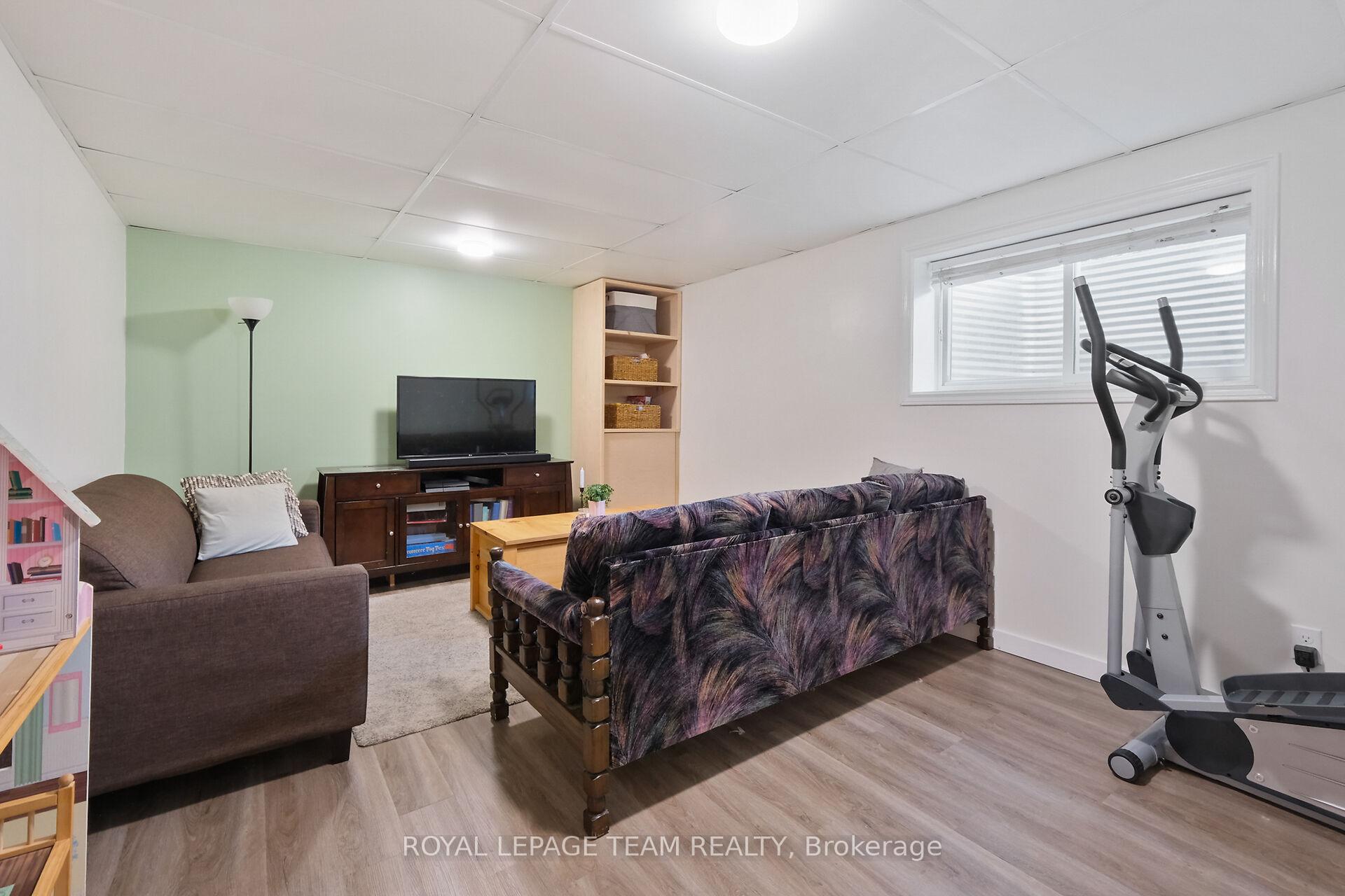 Photo 31 of 906 Borland Drive, Ottawa, Chatelaine Village — HOMEH