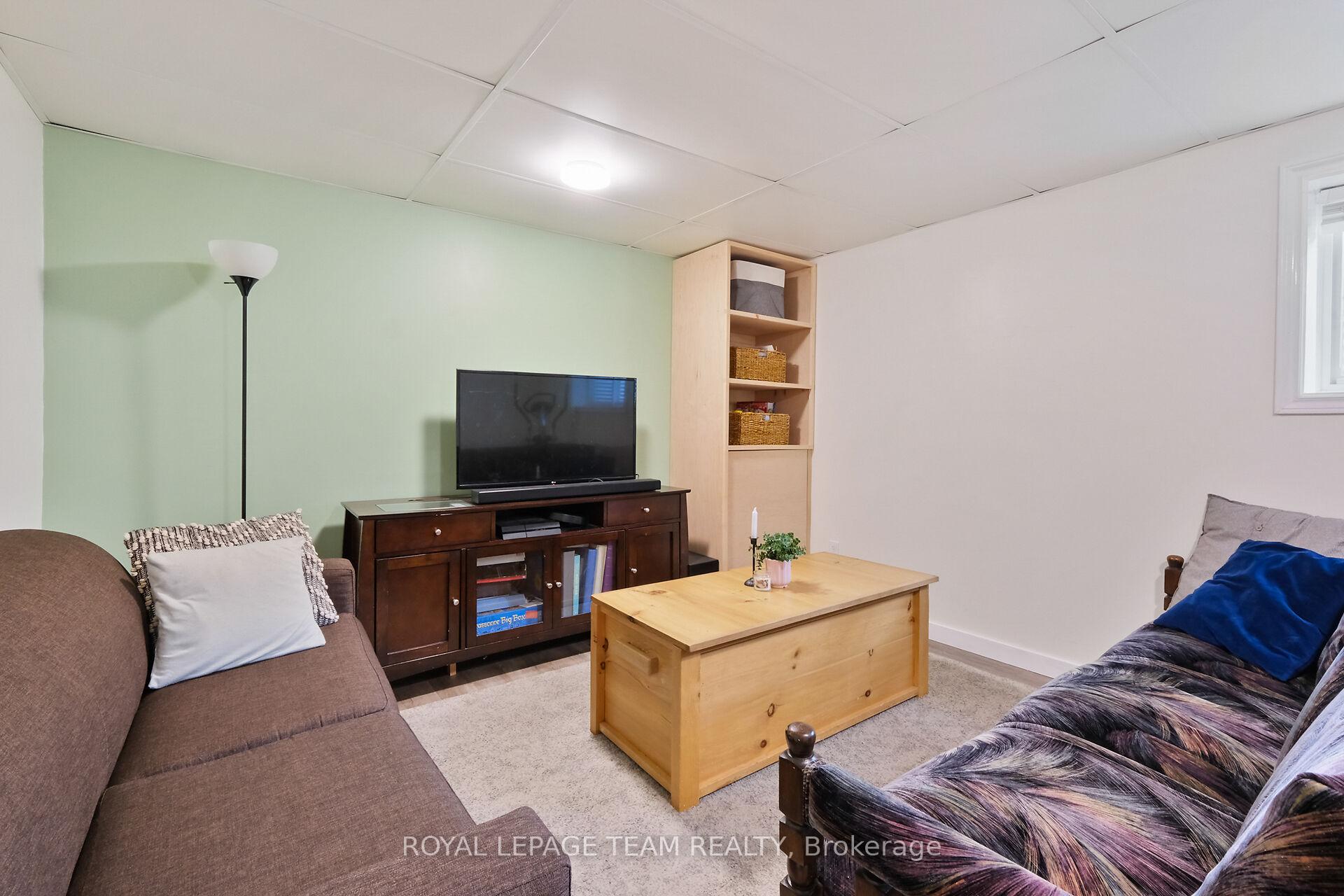 Photo 32 of 906 Borland Drive, Ottawa, Chatelaine Village — HOMEH