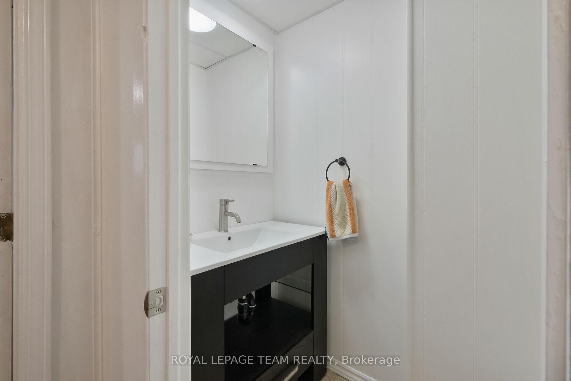 Photo 34 of 906 Borland Drive, Ottawa, Chatelaine Village — HOMEH