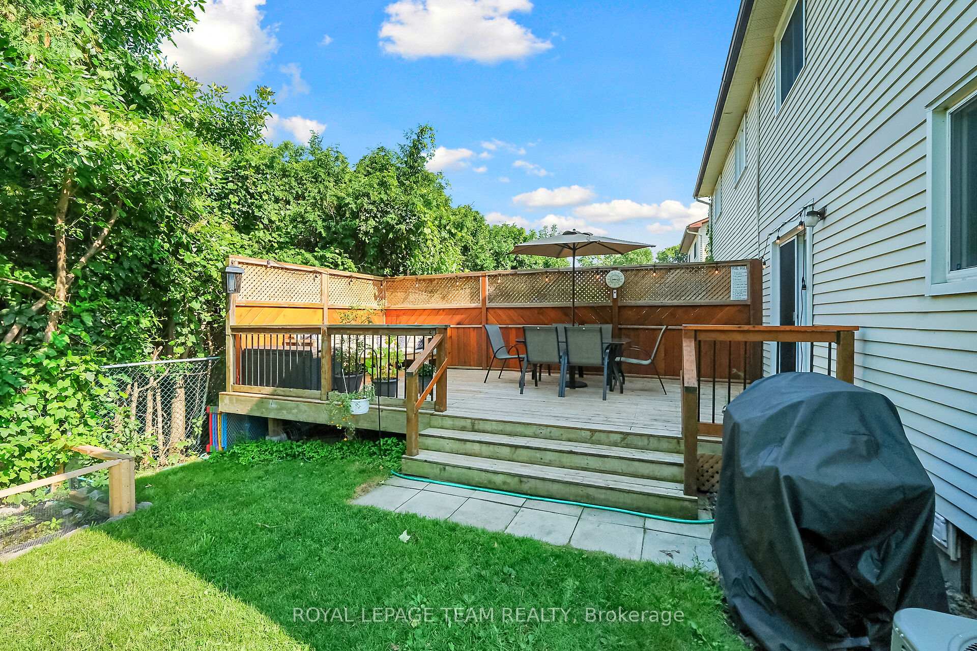 Photo 37 of 906 Borland Drive, Ottawa, Chatelaine Village — HOMEH