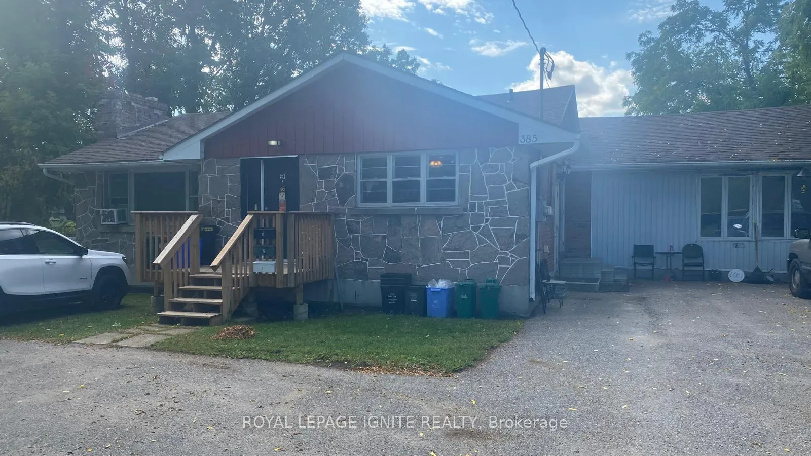 Photo 2 of 385 West Street N, Orillia — HOMEH