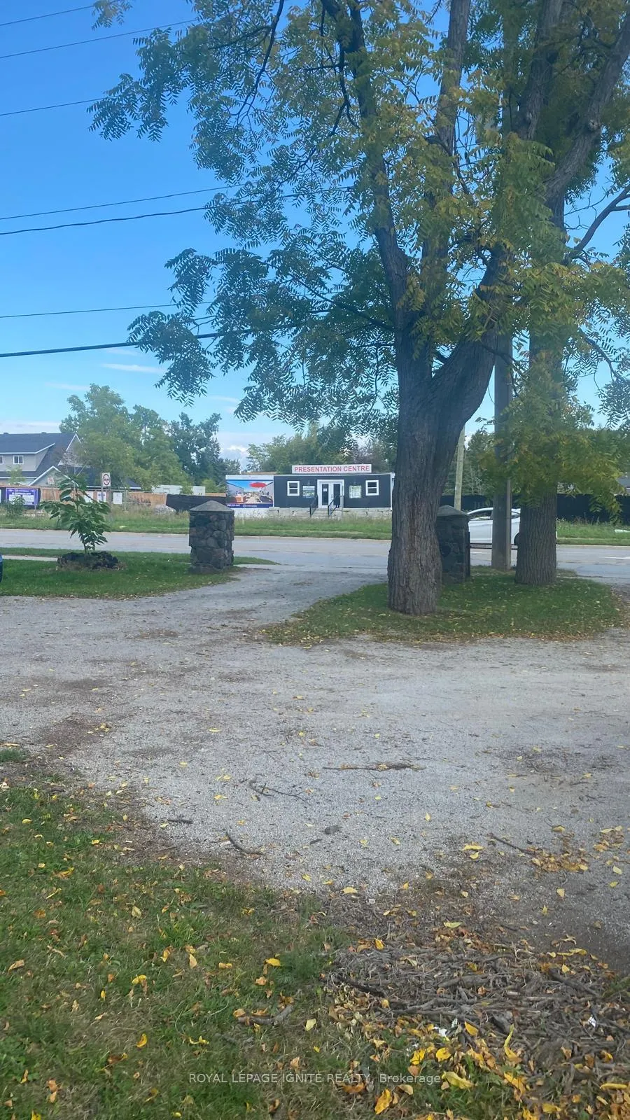 Photo 5 of 385 West Street N, Orillia — HOMEH