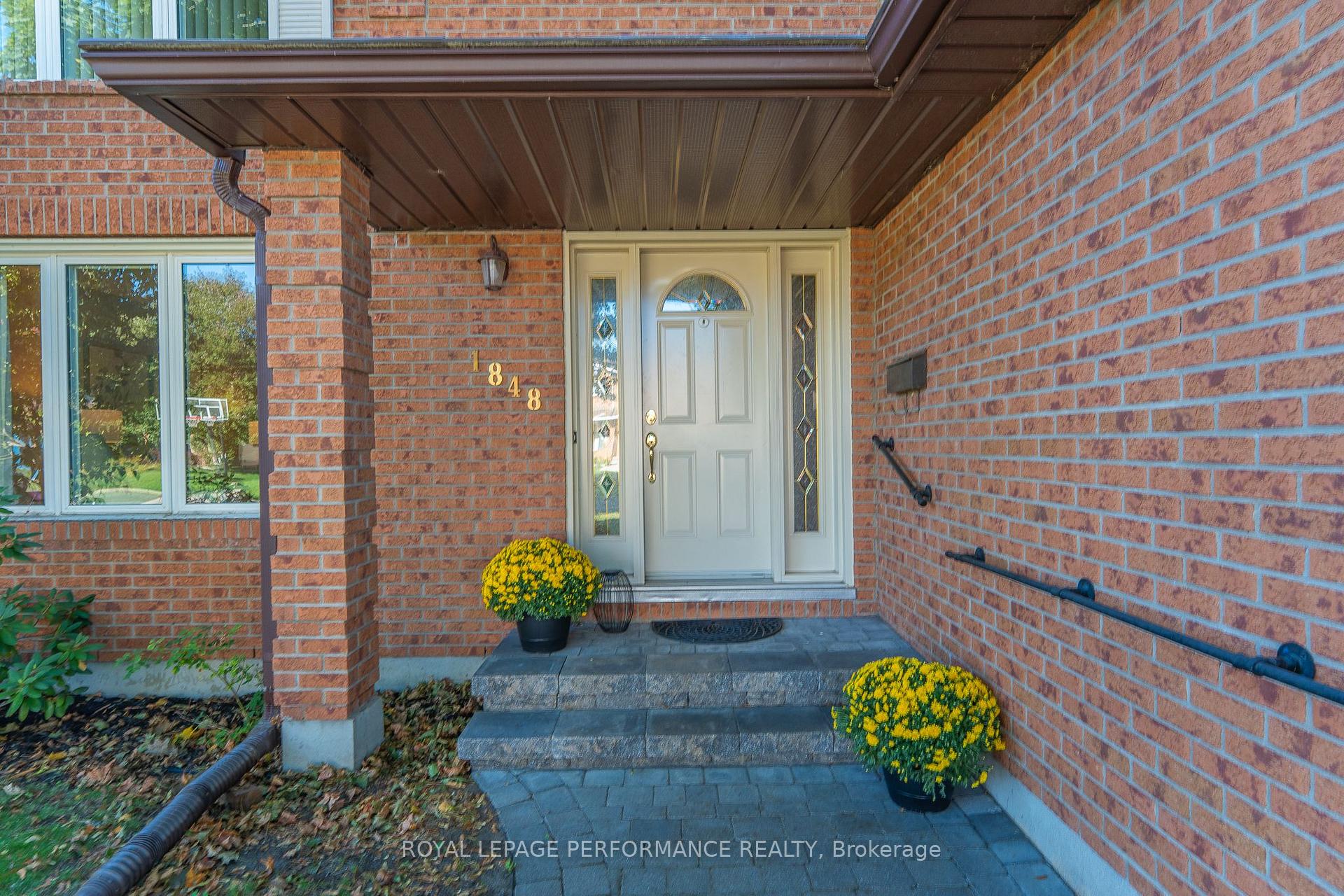 Photo 2 of 1848 Thistleleaf Crescent, Ottawa, Chapel Hill — HOMEH