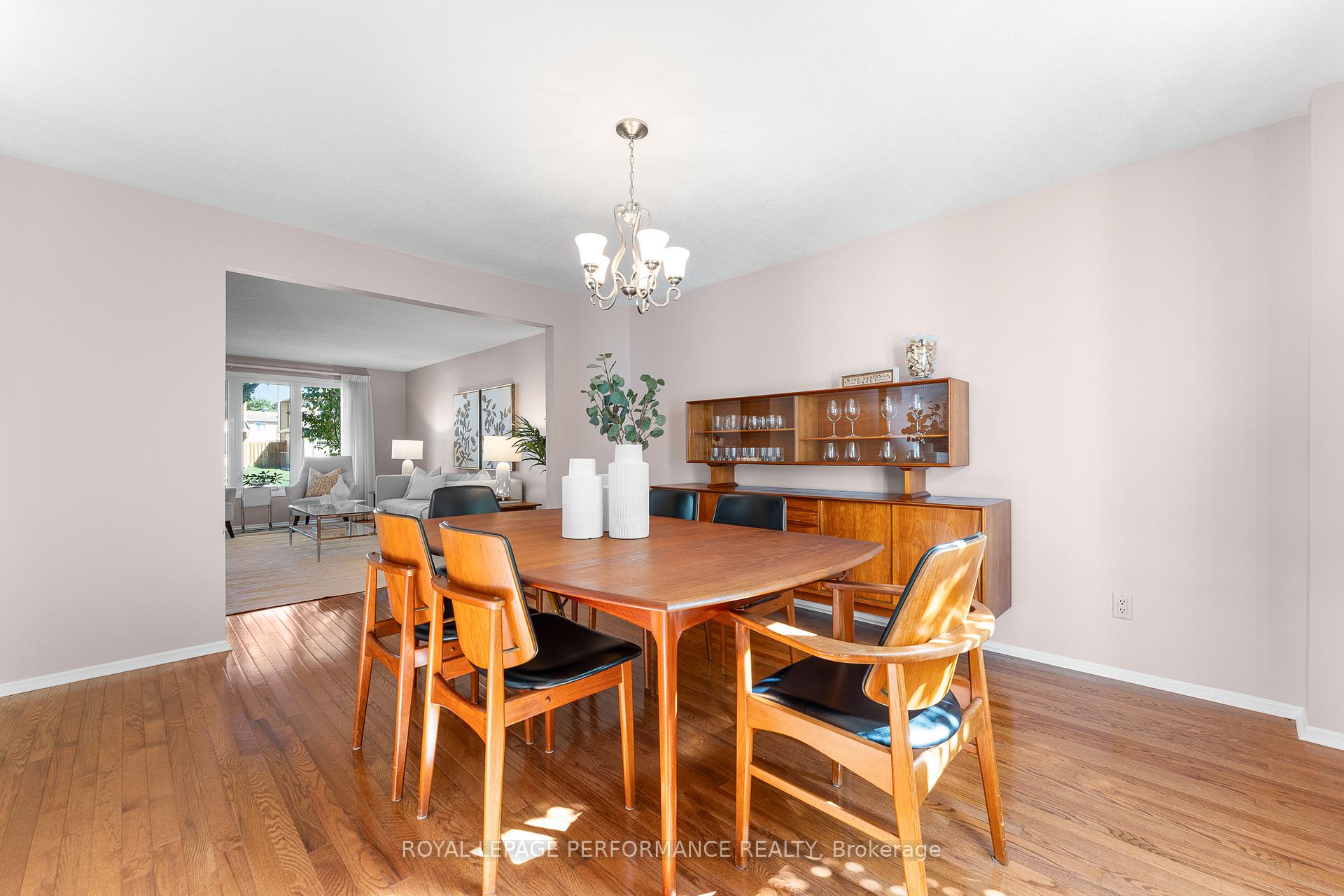 Photo 10 of 1848 Thistleleaf Crescent, Ottawa, Chapel Hill — HOMEH