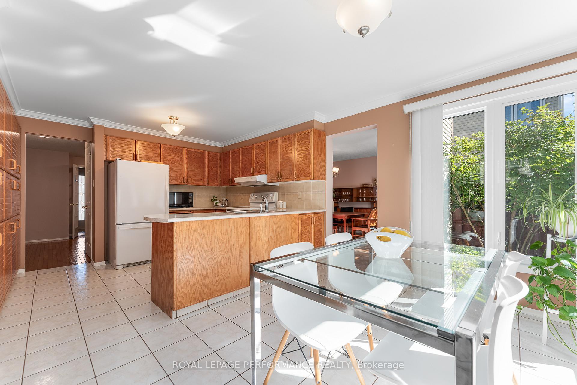Photo 14 of 1848 Thistleleaf Crescent, Ottawa, Chapel Hill — HOMEH