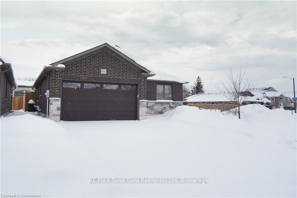 Photo 2 of 810 Davidson Avenue S, North Perth, Listowel — HOMEH