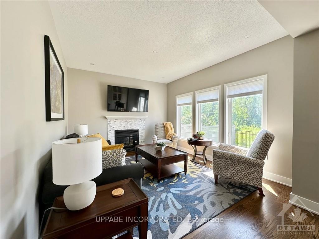 Photo 5 of 1934 Pennyroyal Crescent, Ottawa, Notting Hill/Summerside — HOMEH