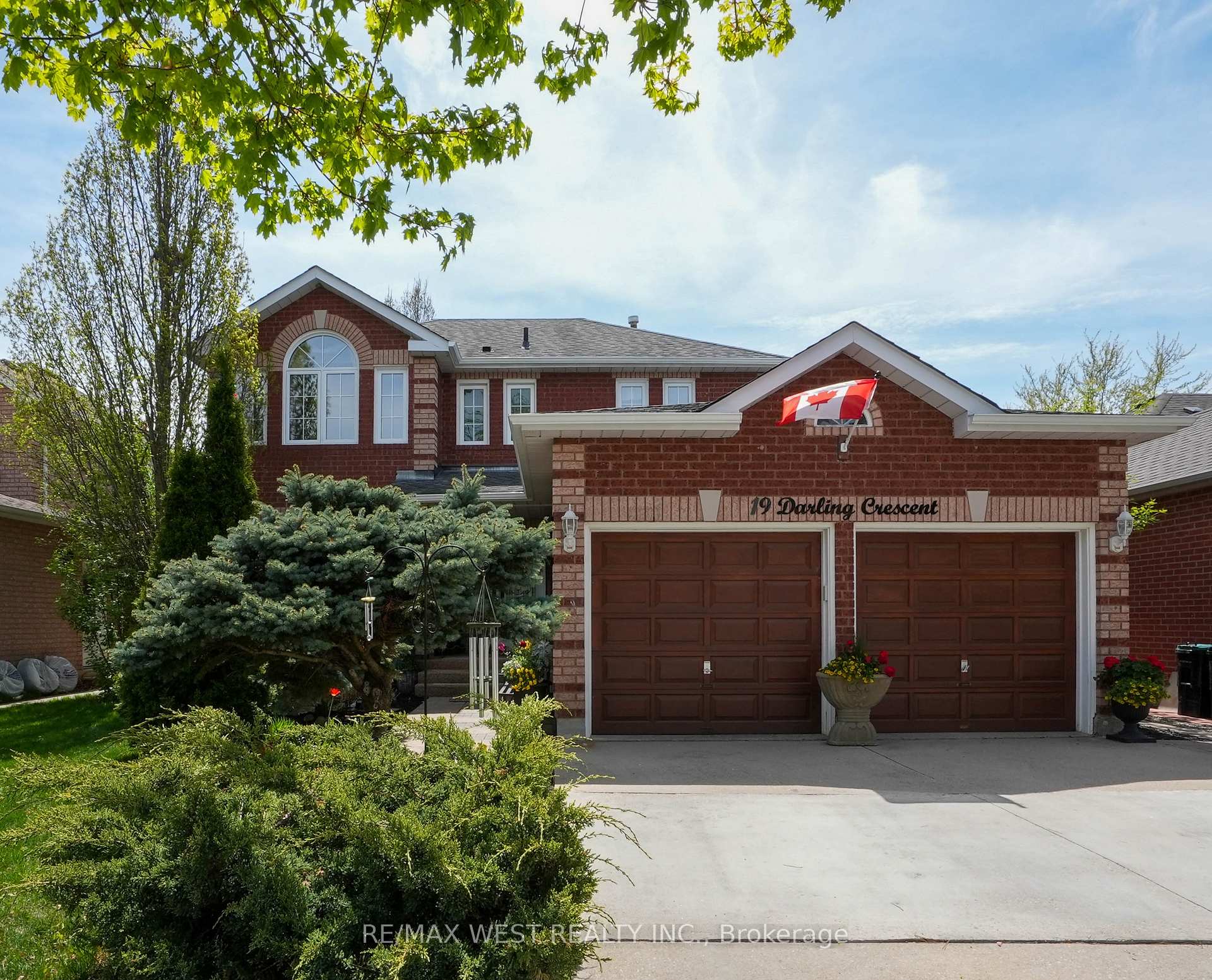 Front of 19 Darling Crescent
