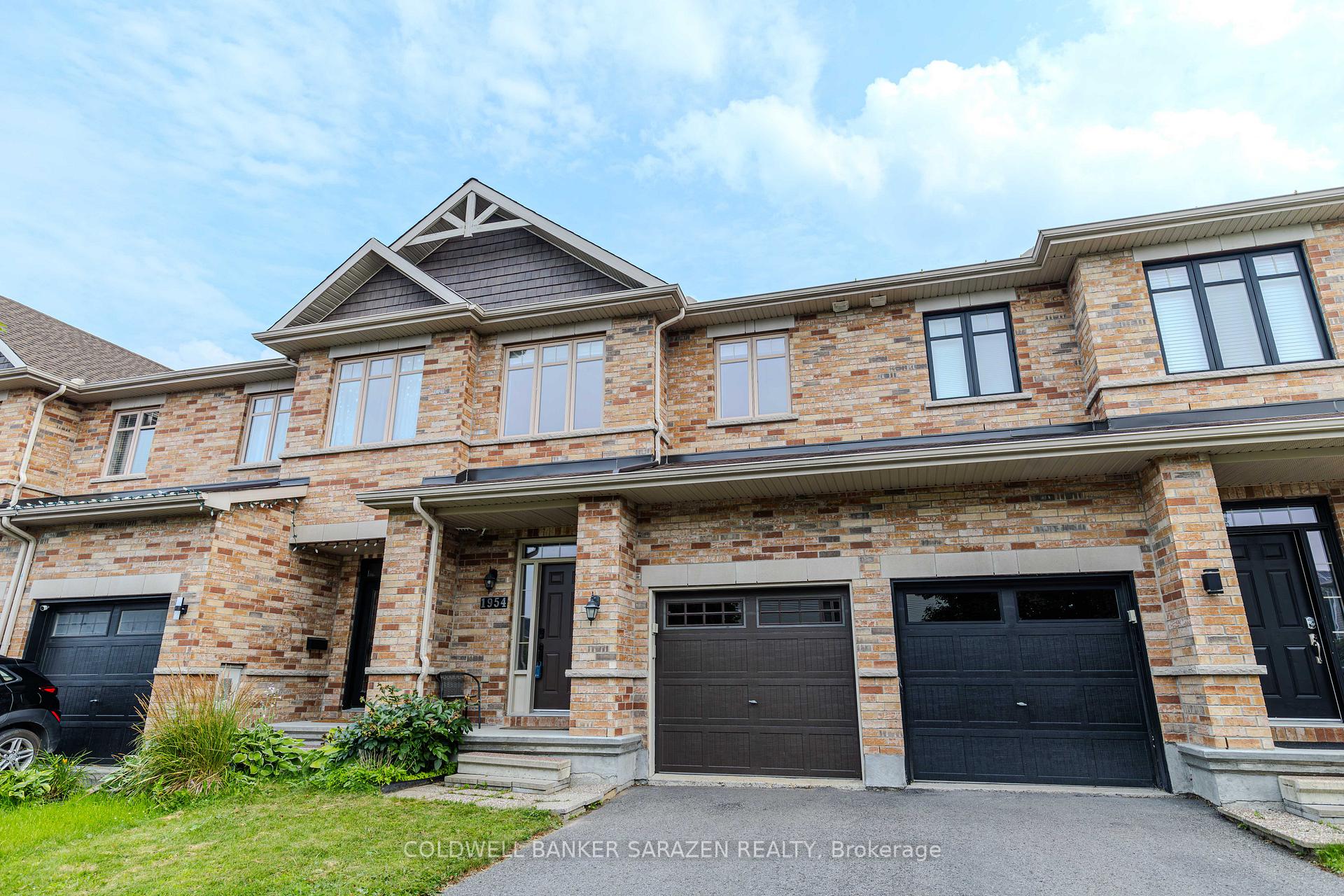 Photo 3 of 1954 Pennyroyal Crescent, Ottawa, Notting Hill/Summerside — HOMEH