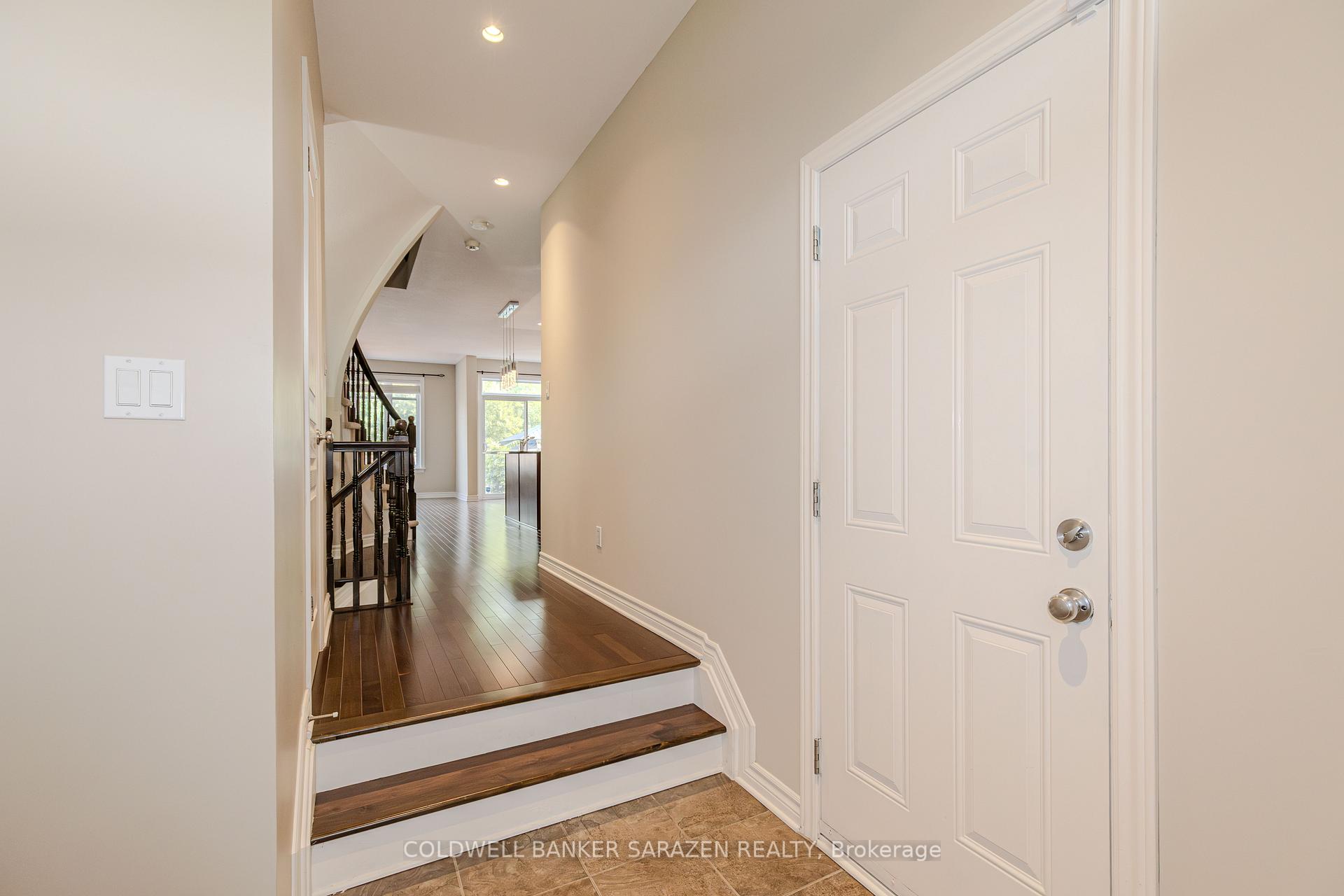 Photo 6 of 1954 Pennyroyal Crescent, Ottawa, Notting Hill/Summerside — HOMEH