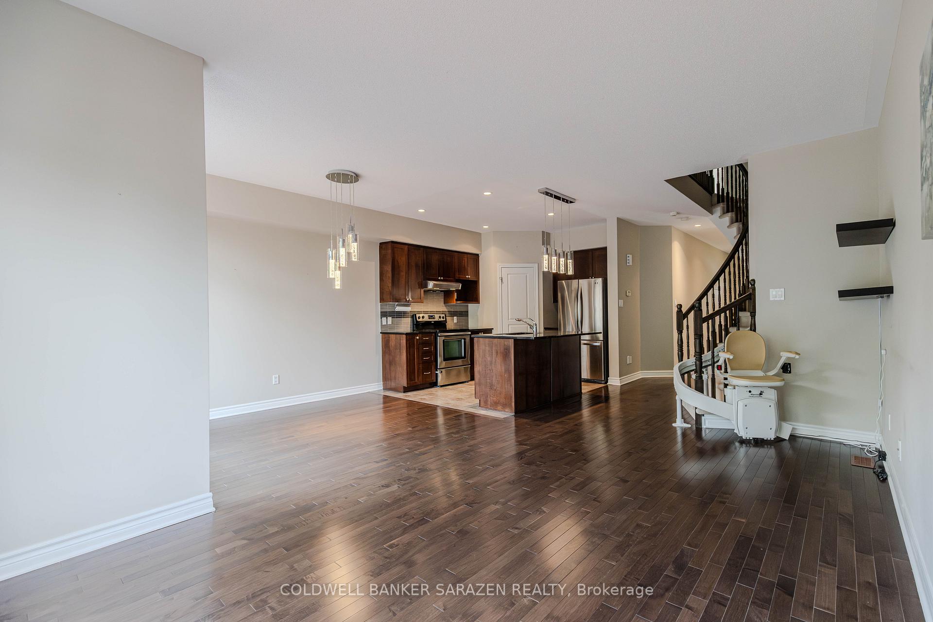 Photo 25 of 1954 Pennyroyal Crescent, Ottawa, Notting Hill/Summerside — HOMEH